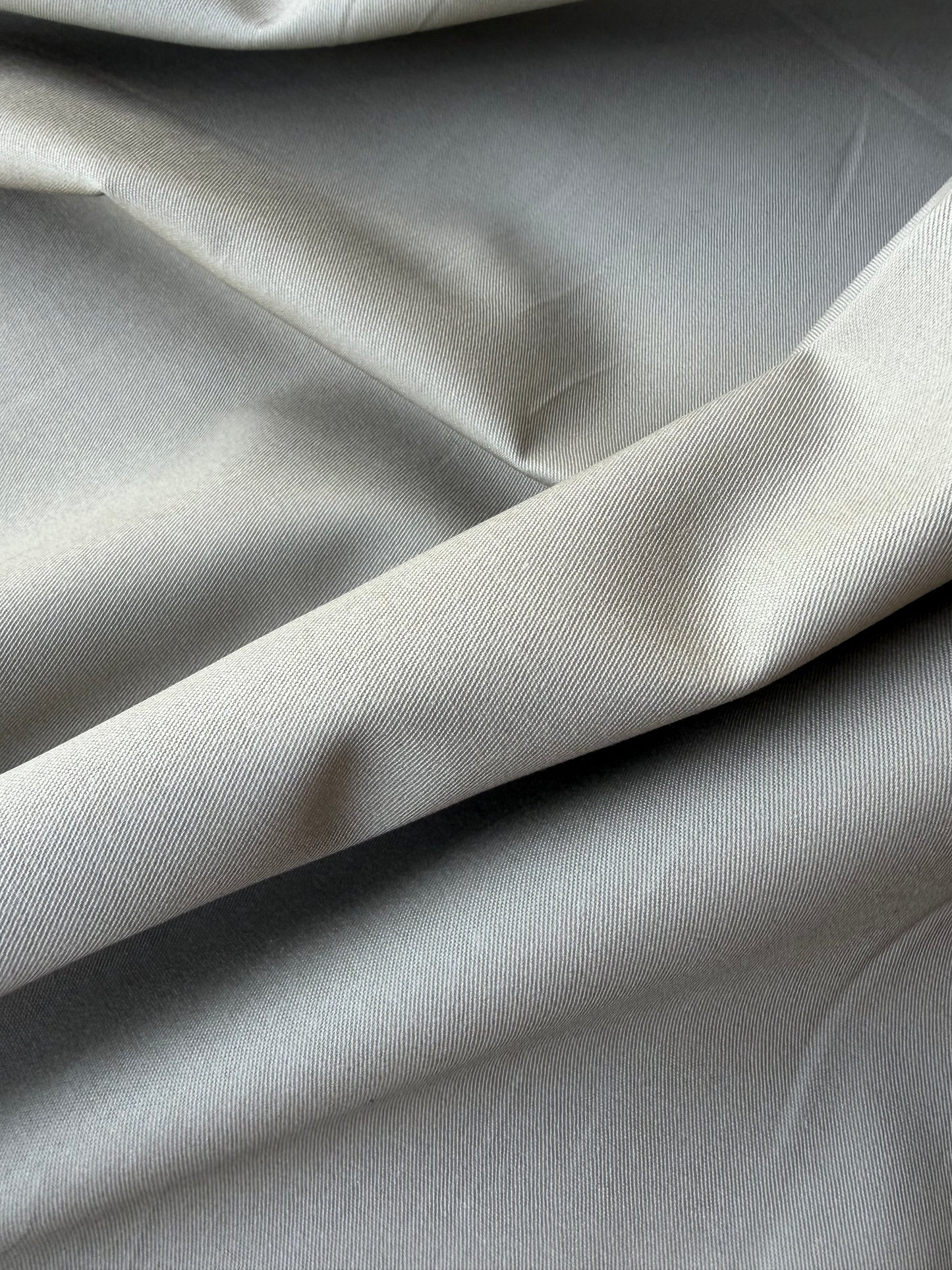 AMI 032 cotton twill papertouch greige