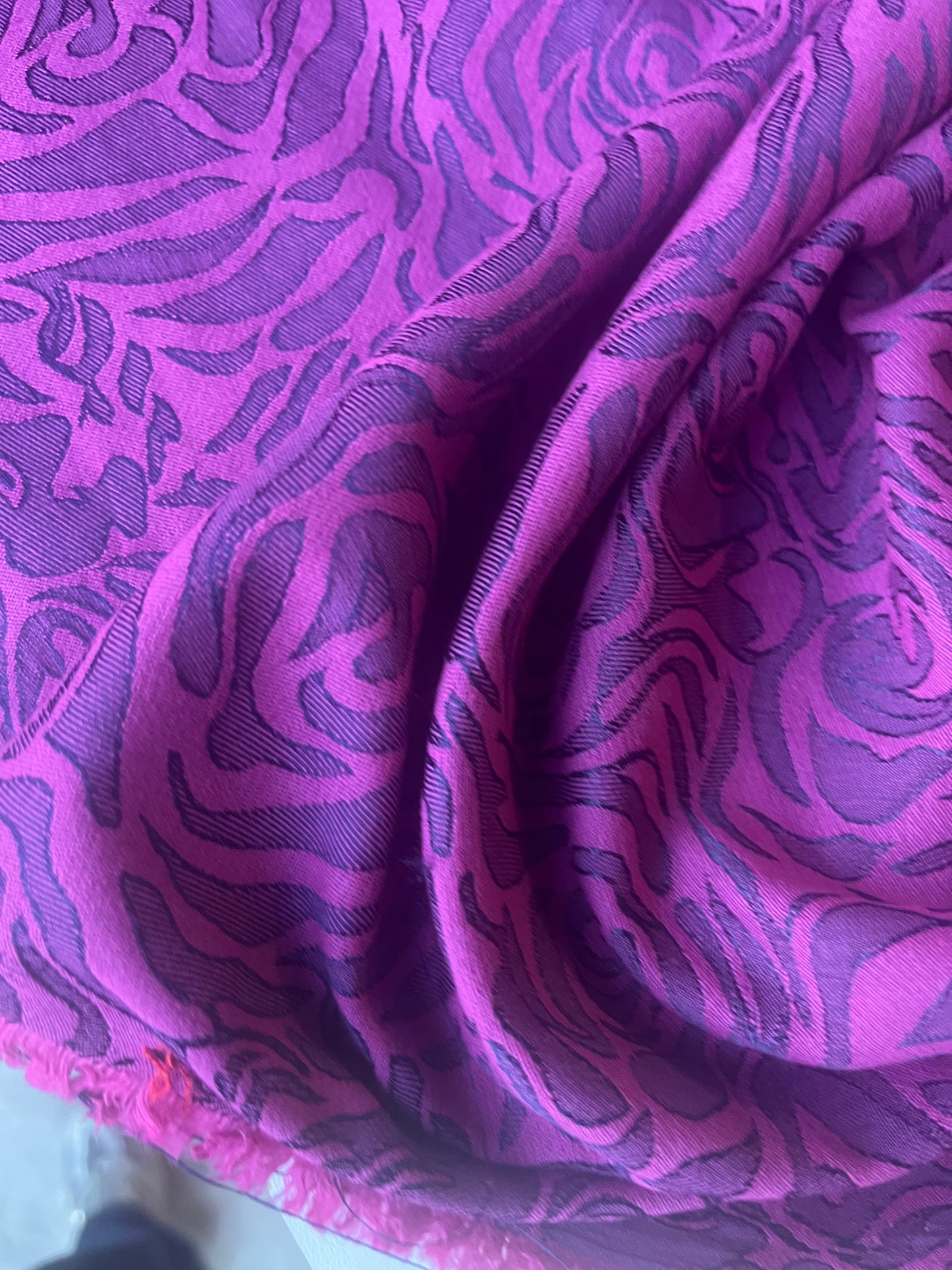 TINA 007 cotton stretch jacquard sfuchsia/navy roses
