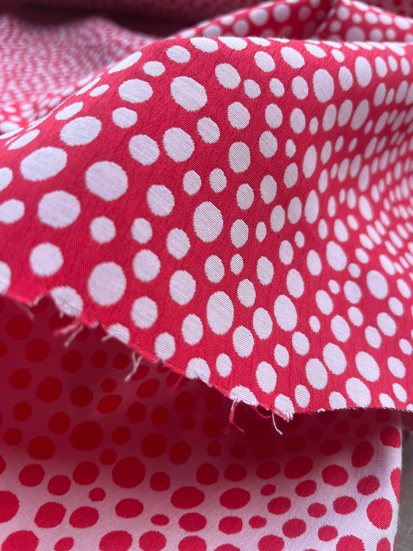 Jacques 003 cotton stretch jacquard red/white dots