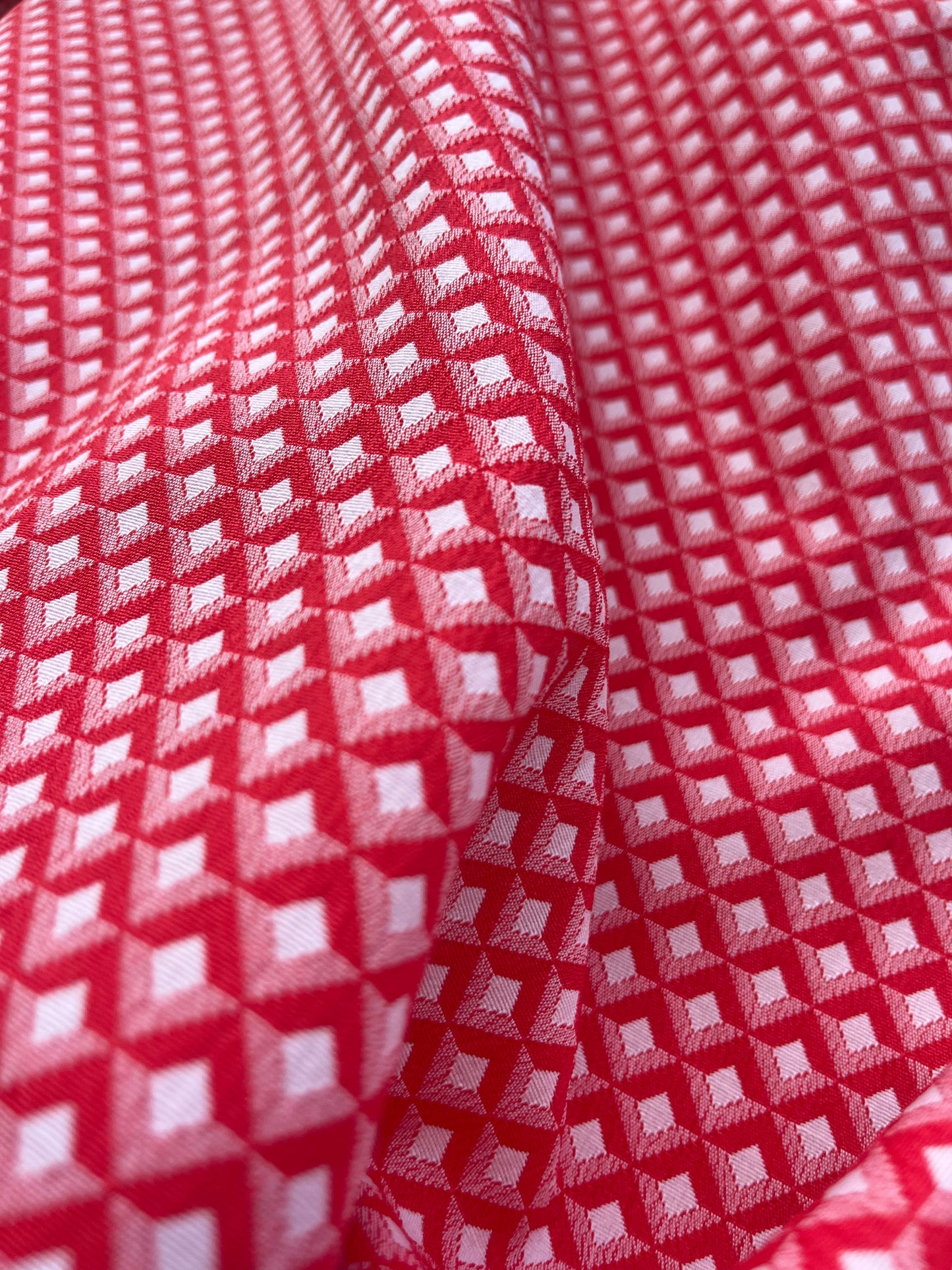Jacques 009 cotton stretch jacquard red/white geometrical design