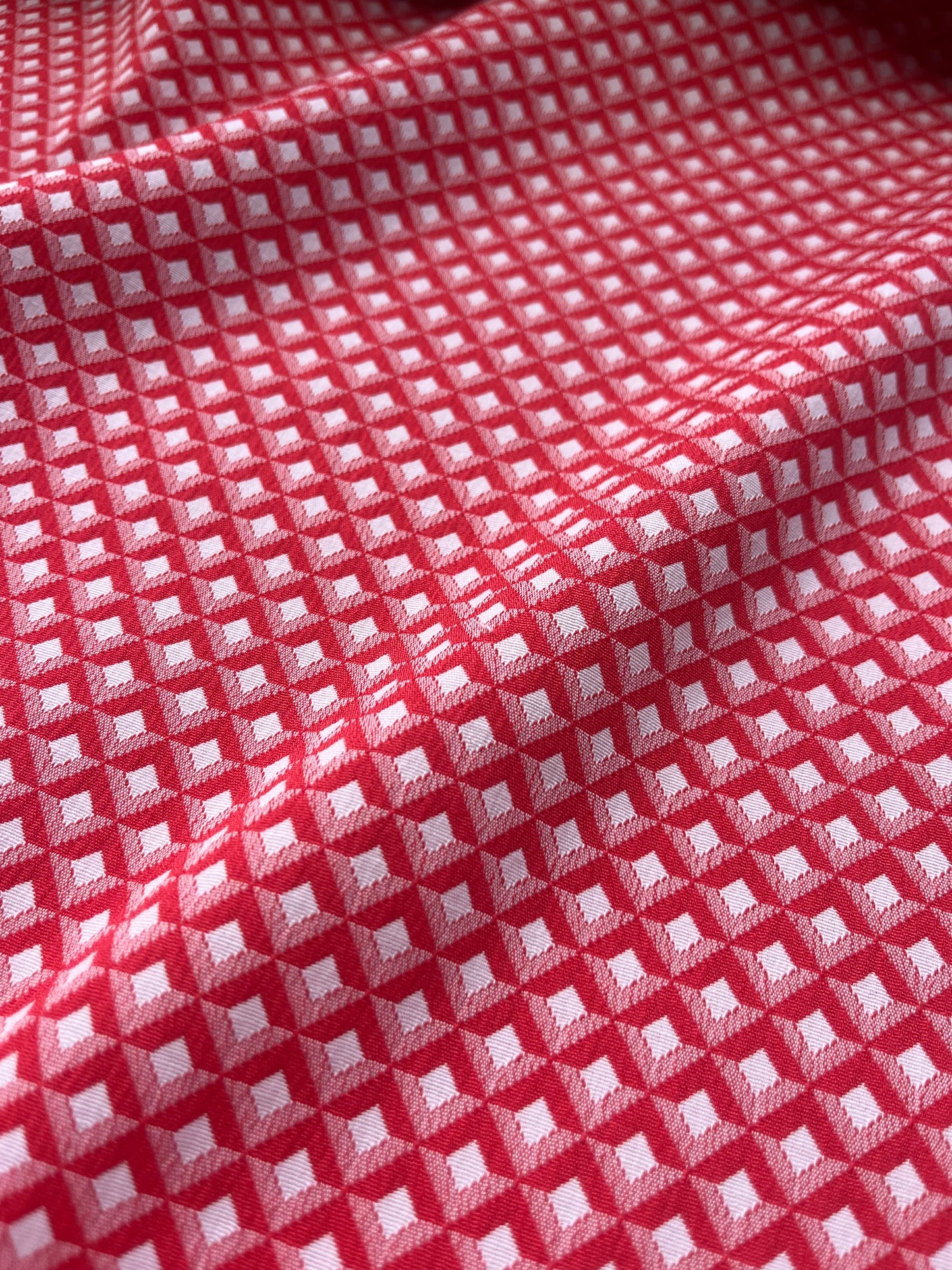 Jacques 009 cotton stretch jacquard red/white geometrical design