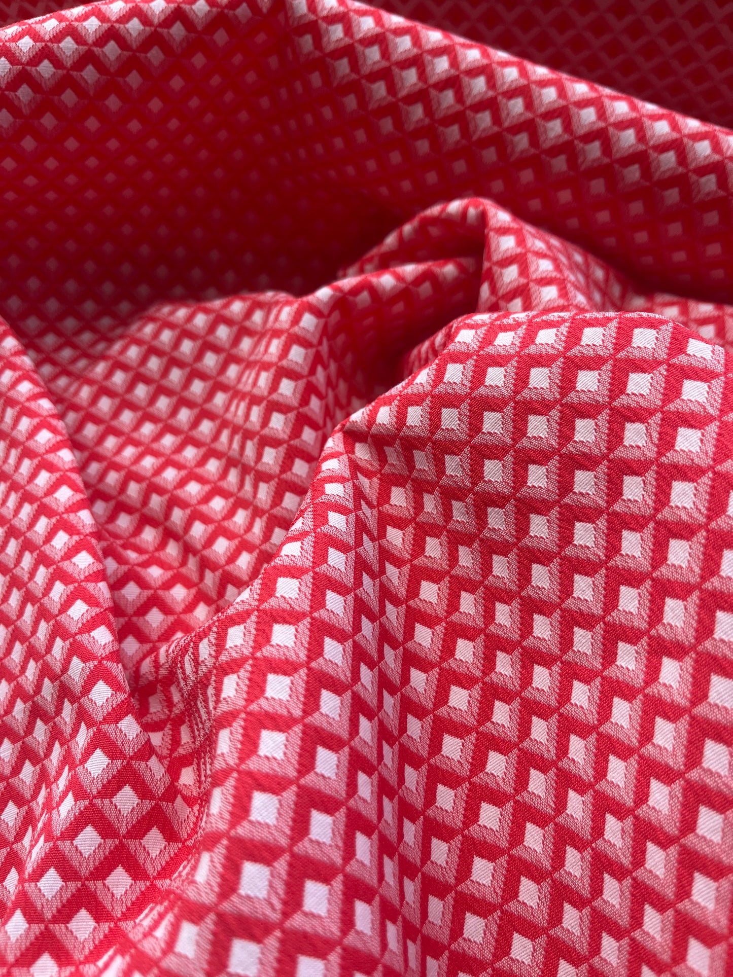 Jacques 009 cotton stretch jacquard red/white geometrical design