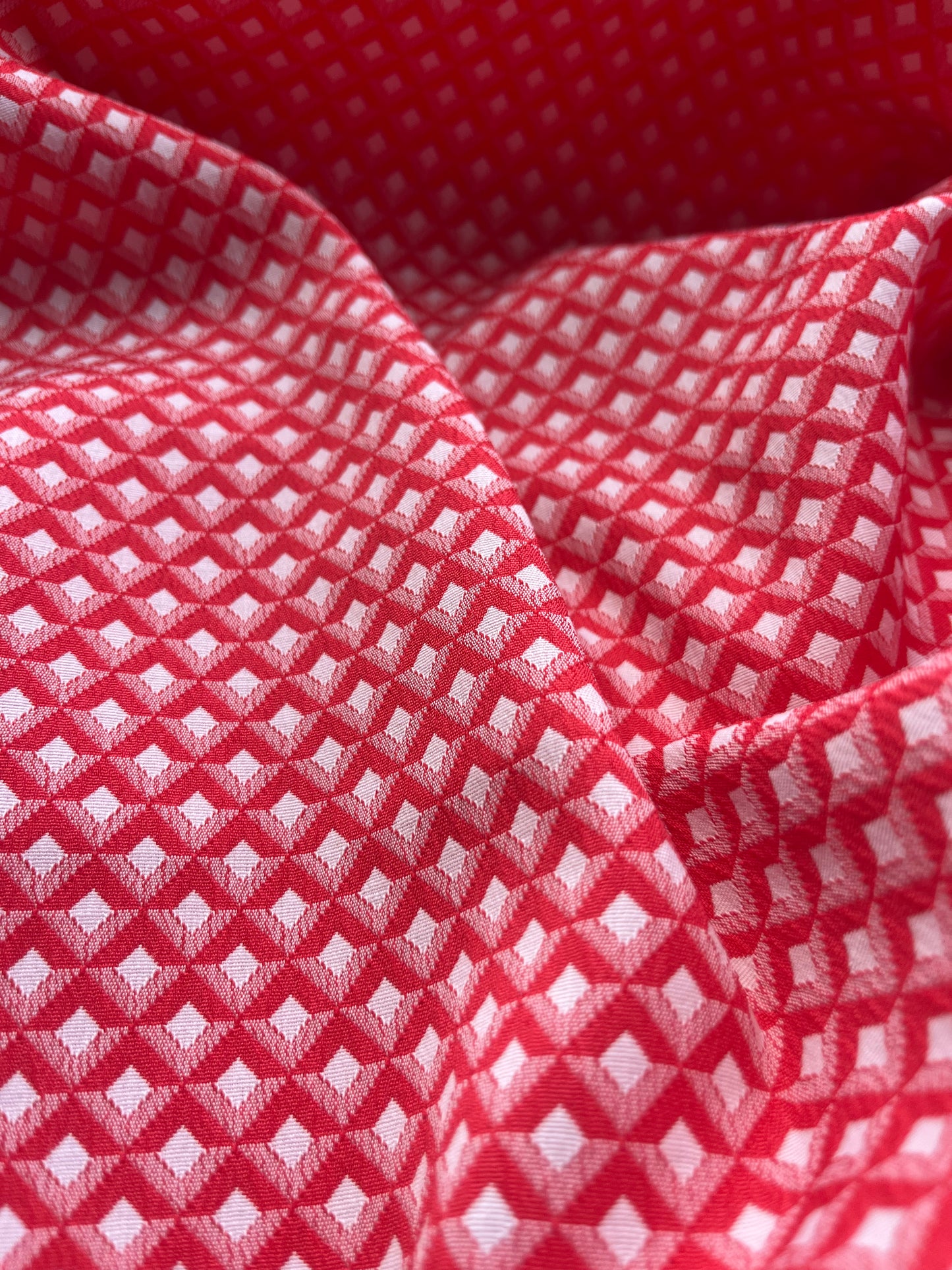 Jacques 009 cotton stretch jacquard red/white geometrical design