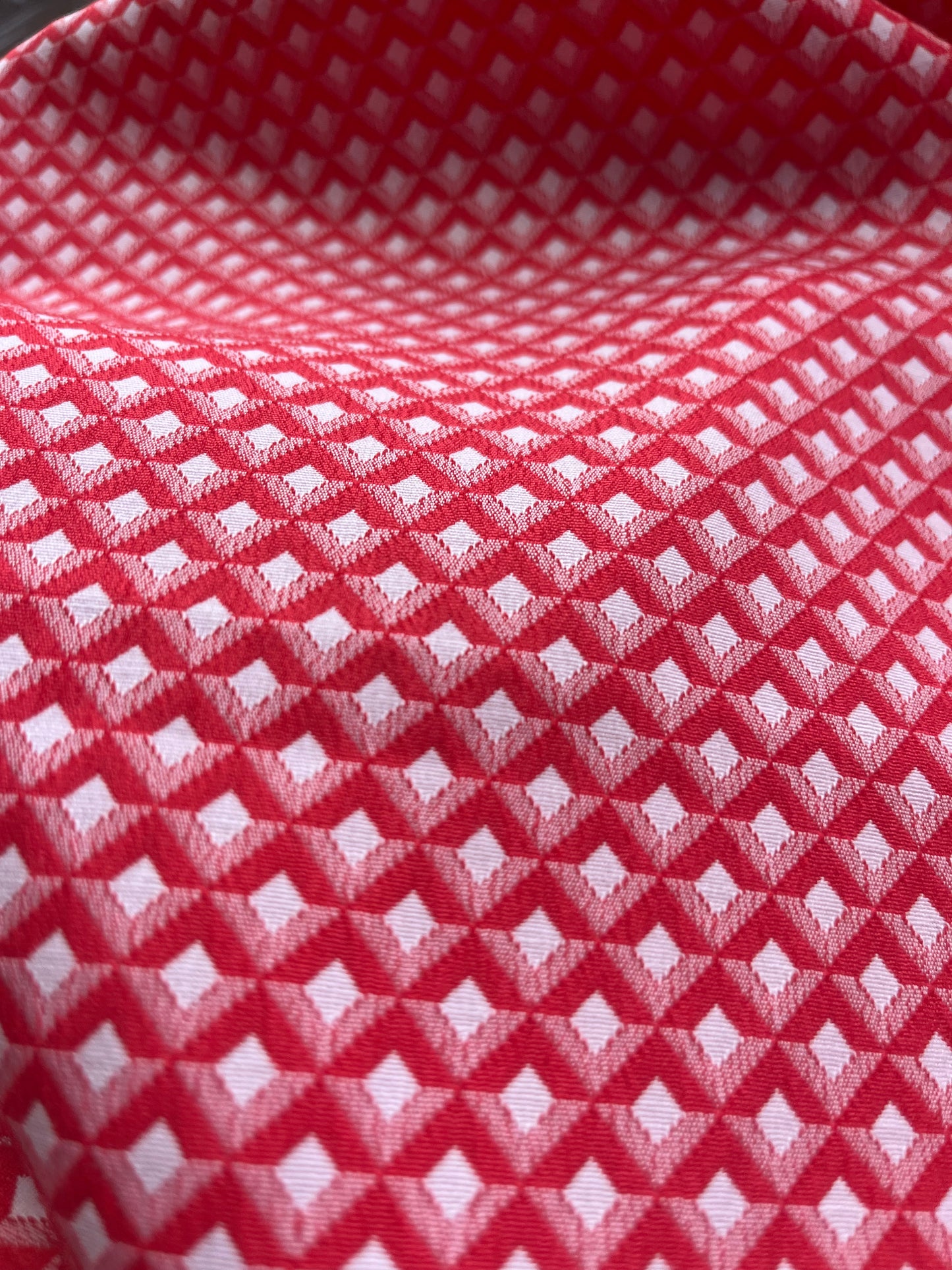 Jacques 009 cotton stretch jacquard red/white geometrical design