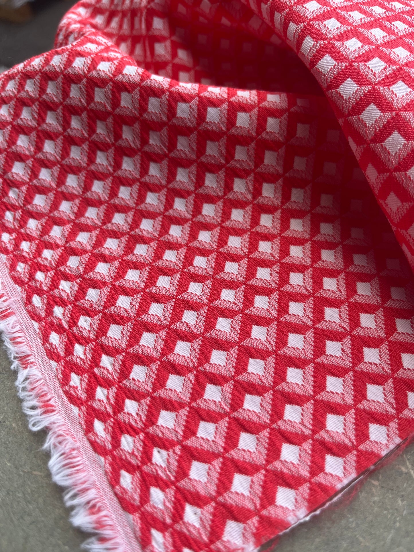 Jacques 009 cotton stretch jacquard red/white geometrical design