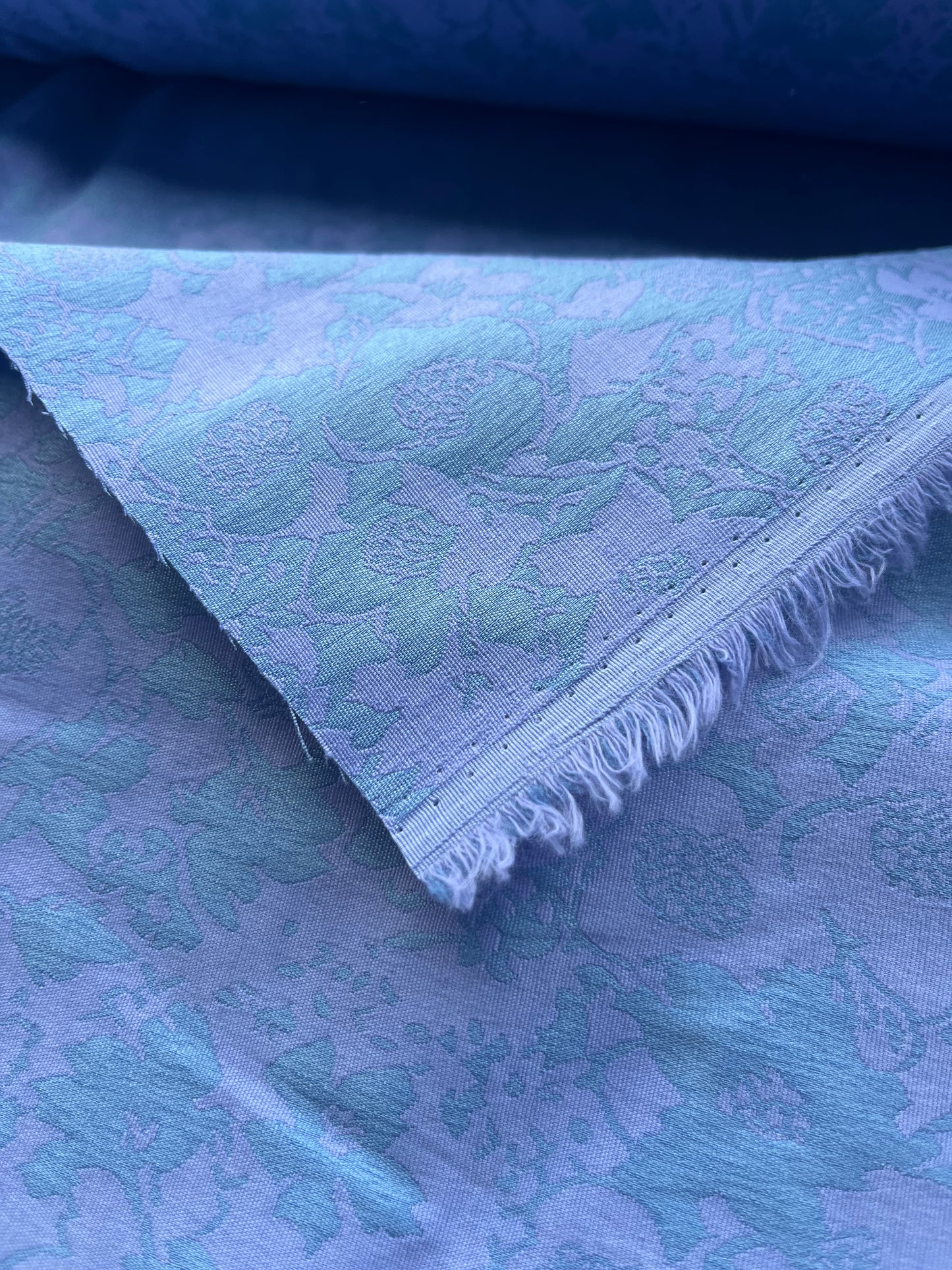 Jacques 012 cotton stretch jacquard lilac/turquoise flowers