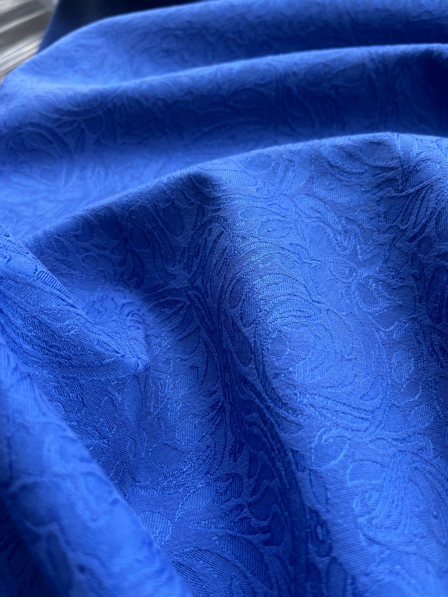 Jacques 014 cotton stretch jacquard electric blue flowers