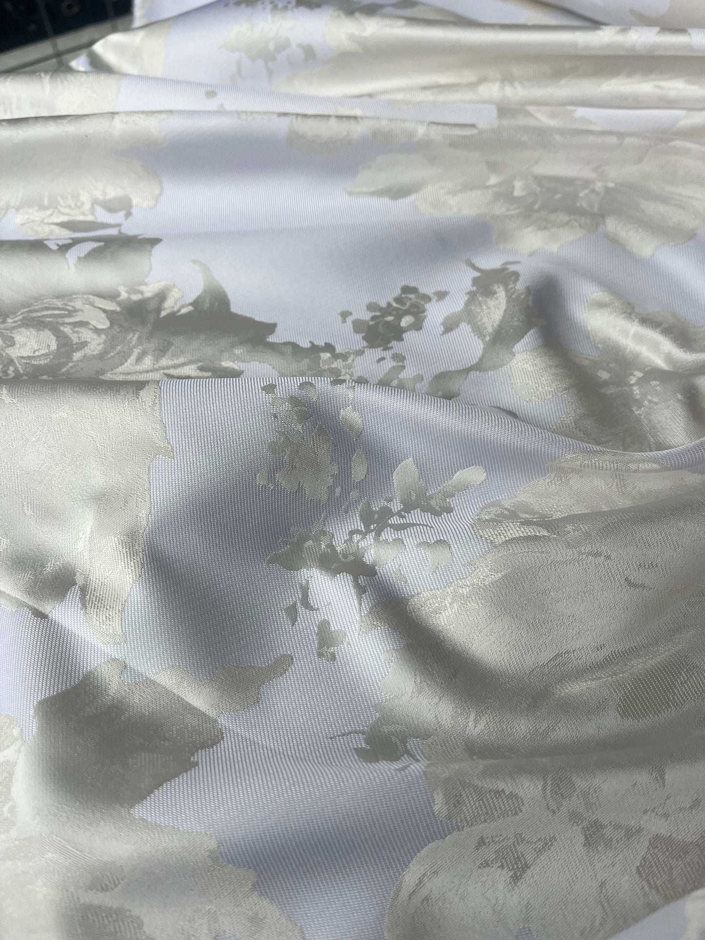 Shiny jacquard white/gold SUMMER PARTY 100 G02