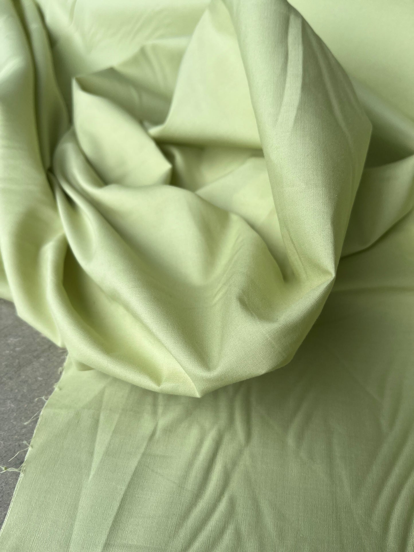 Poplin stretch prestige light avocado B02