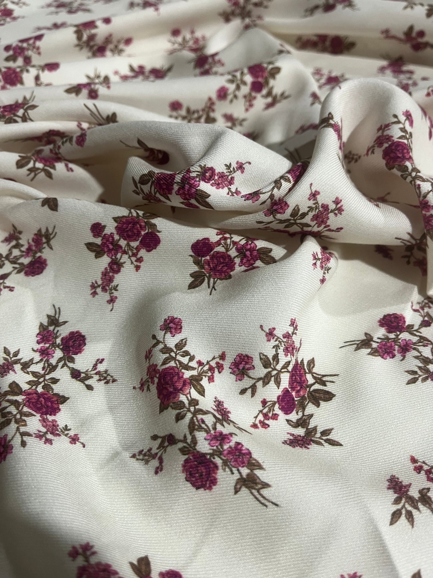 YVETTE 015 warm viscose twill small flowers