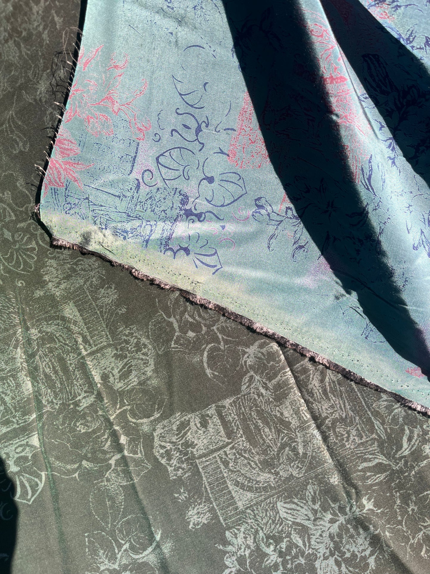 Solstice collection 4 cupro/viscose iridescent print