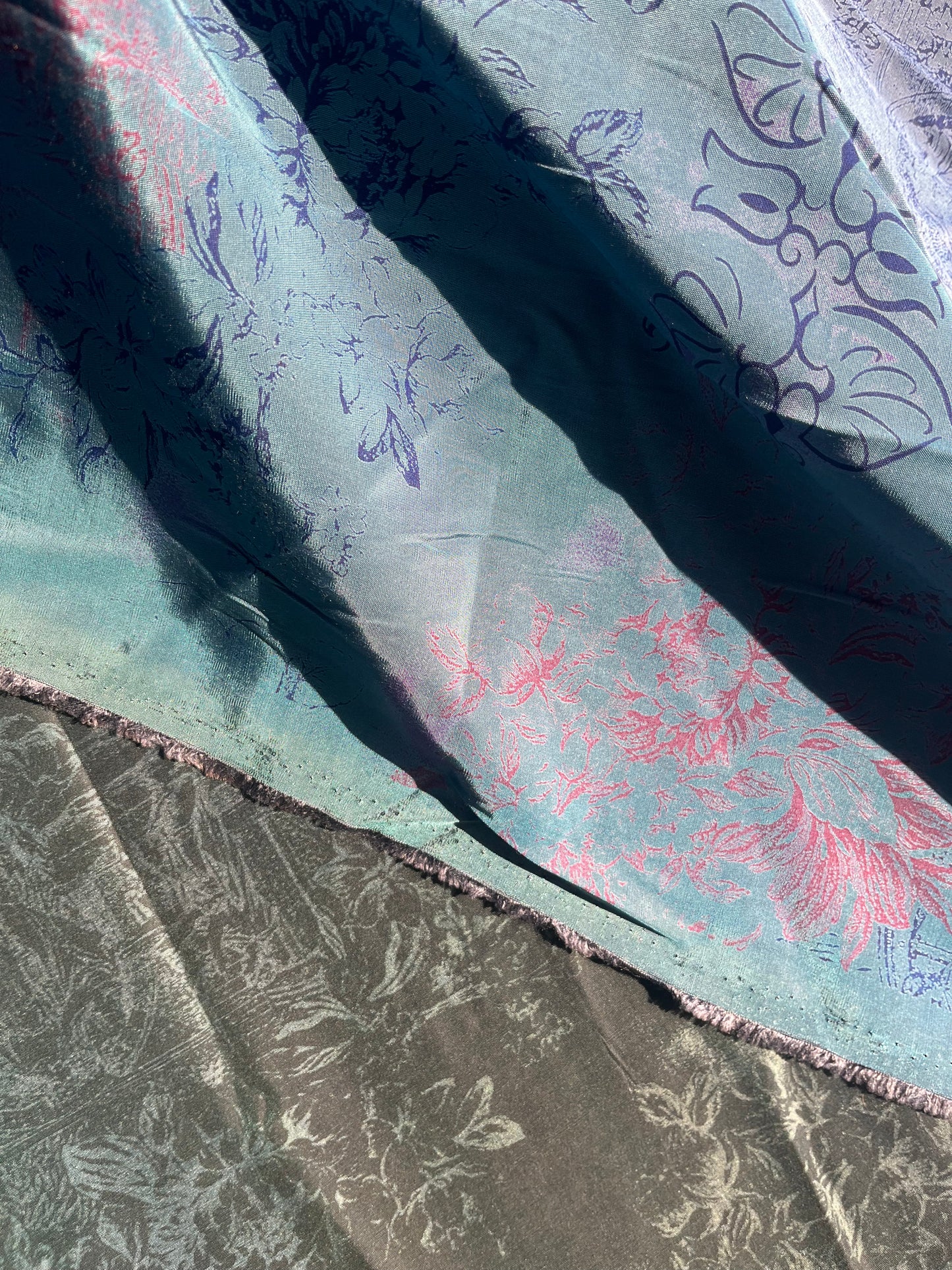Solstice collection 4 cupro/viscose iridescent print