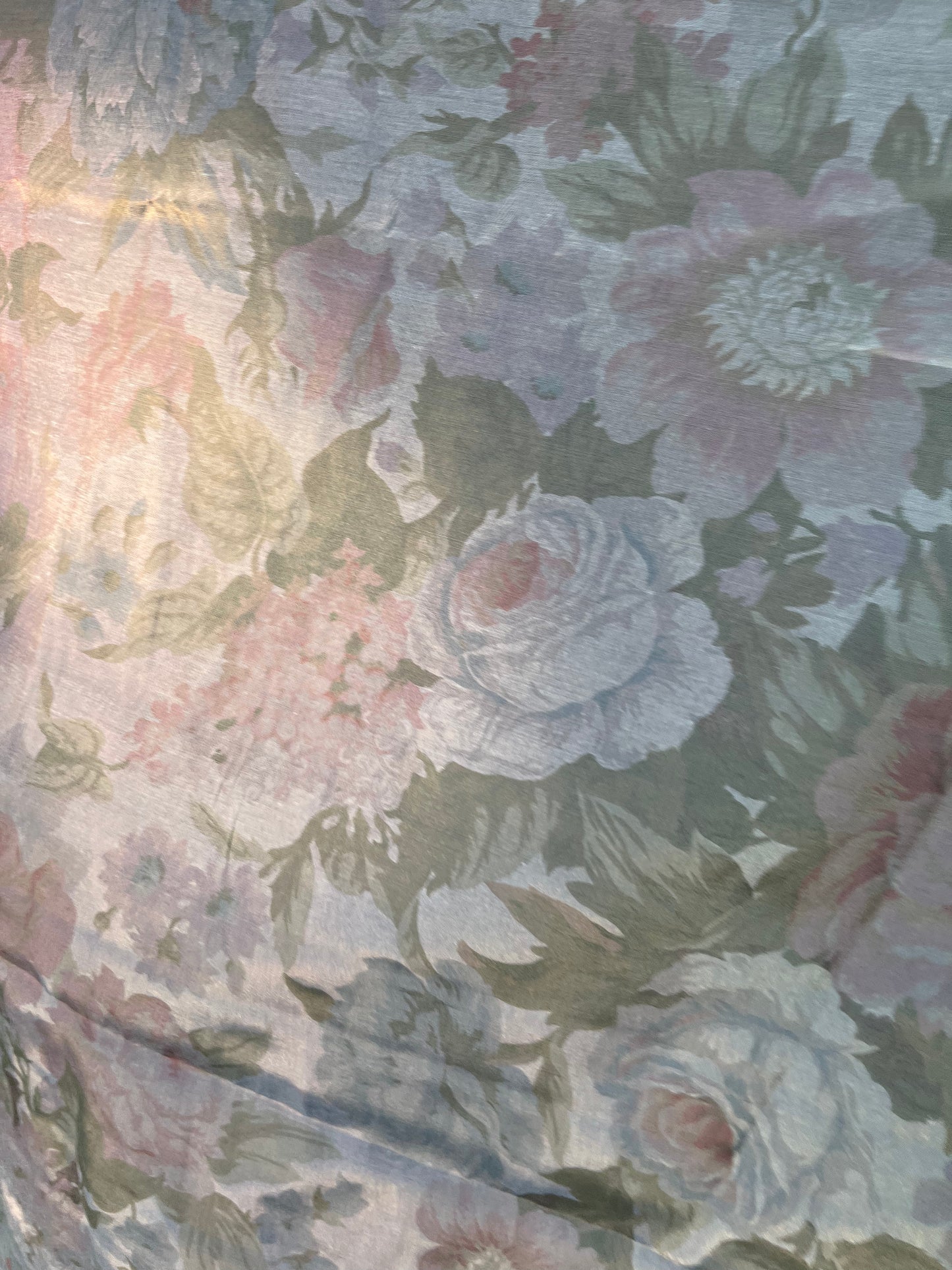 Solstice collection 7 cupro/viscose changeant summer dark flowers