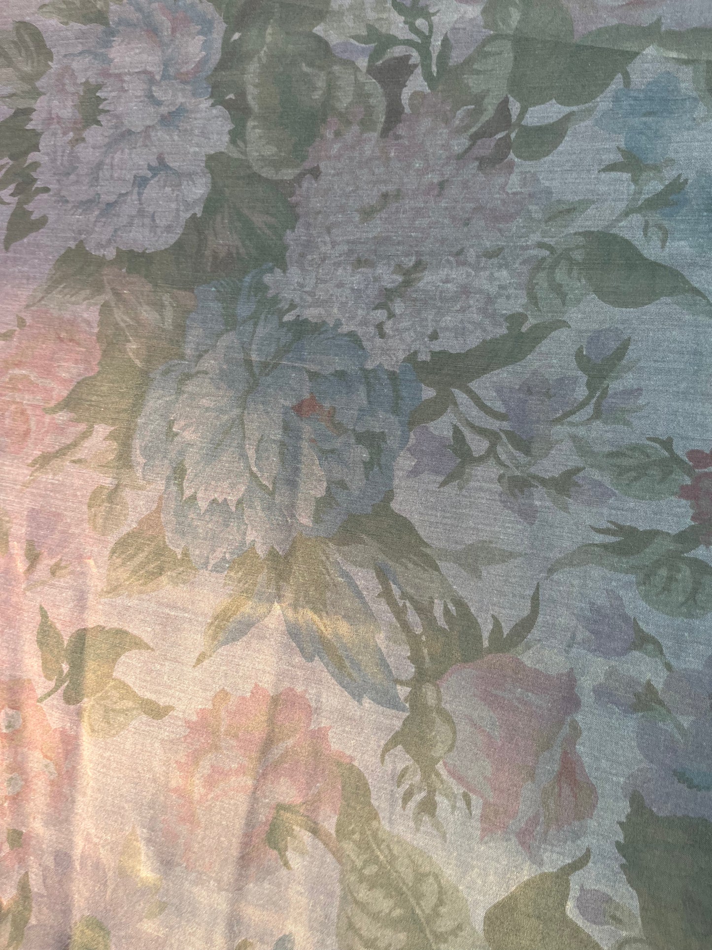Solstice collection 7 cupro/viscose changeant summer dark flowers