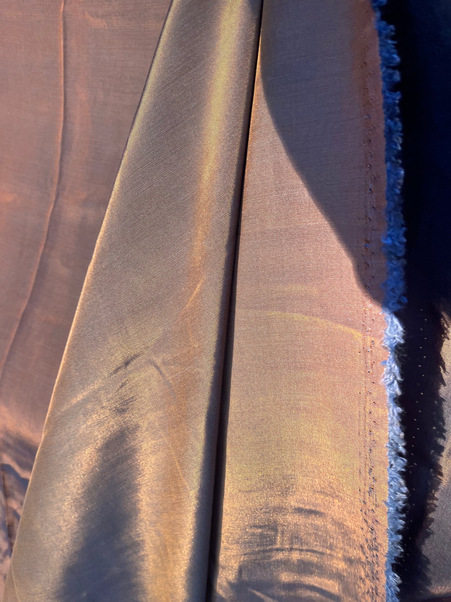 Solstice collection 11 cupro/viscose brown/brique changeant fabric