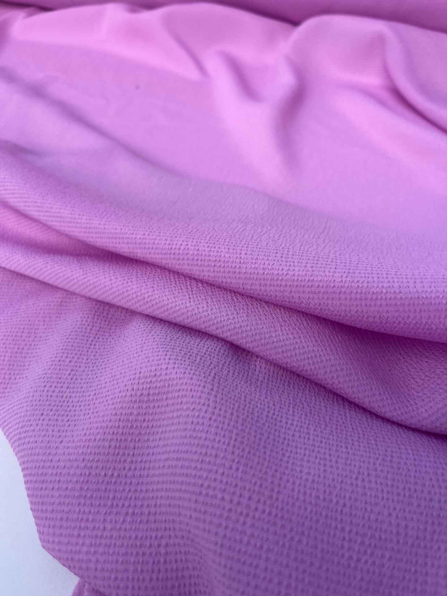 AMOS 011 hammer crêpe bonbon pink