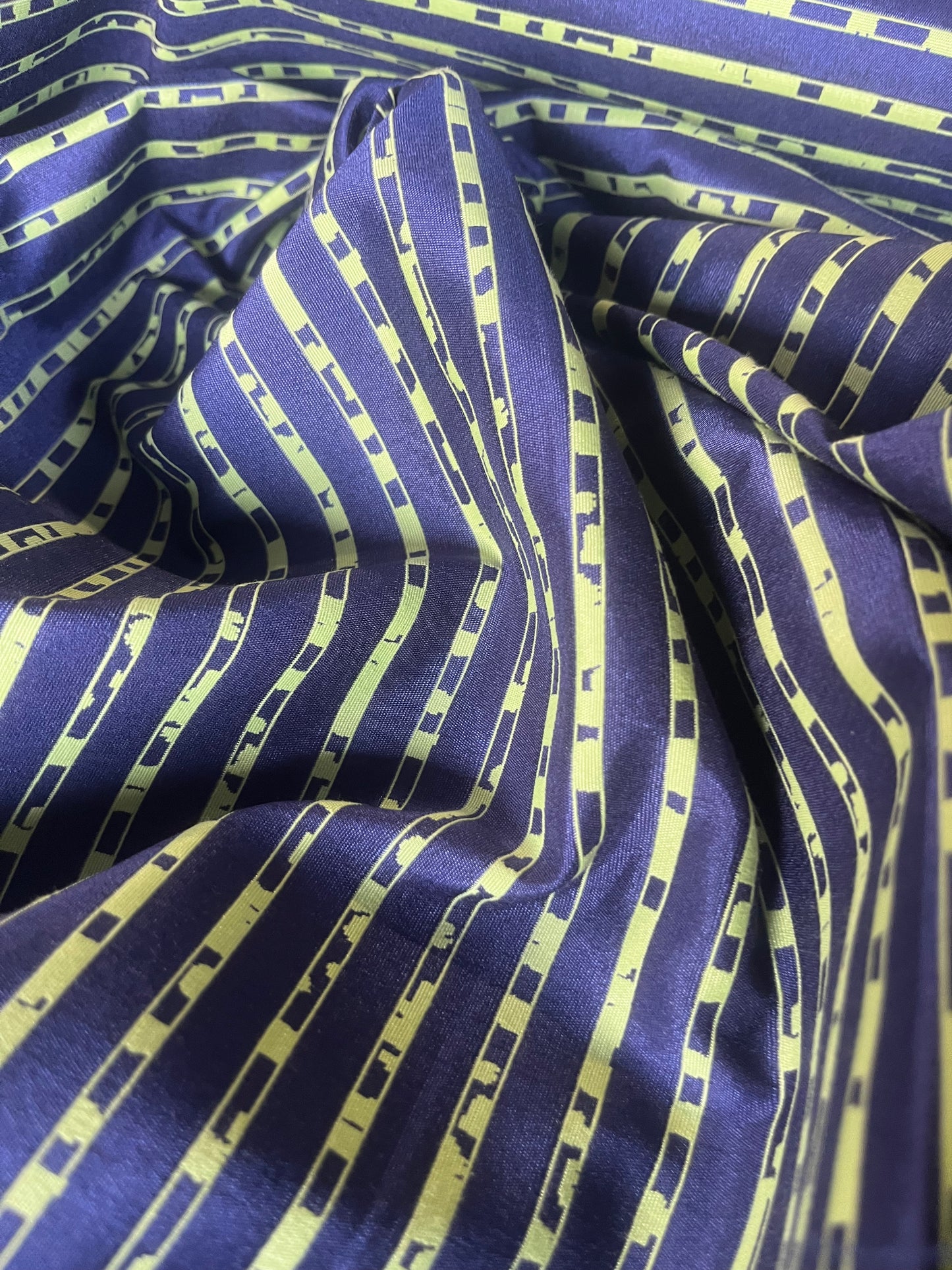 In The Garden 14 stretch jacquard navy/lemon