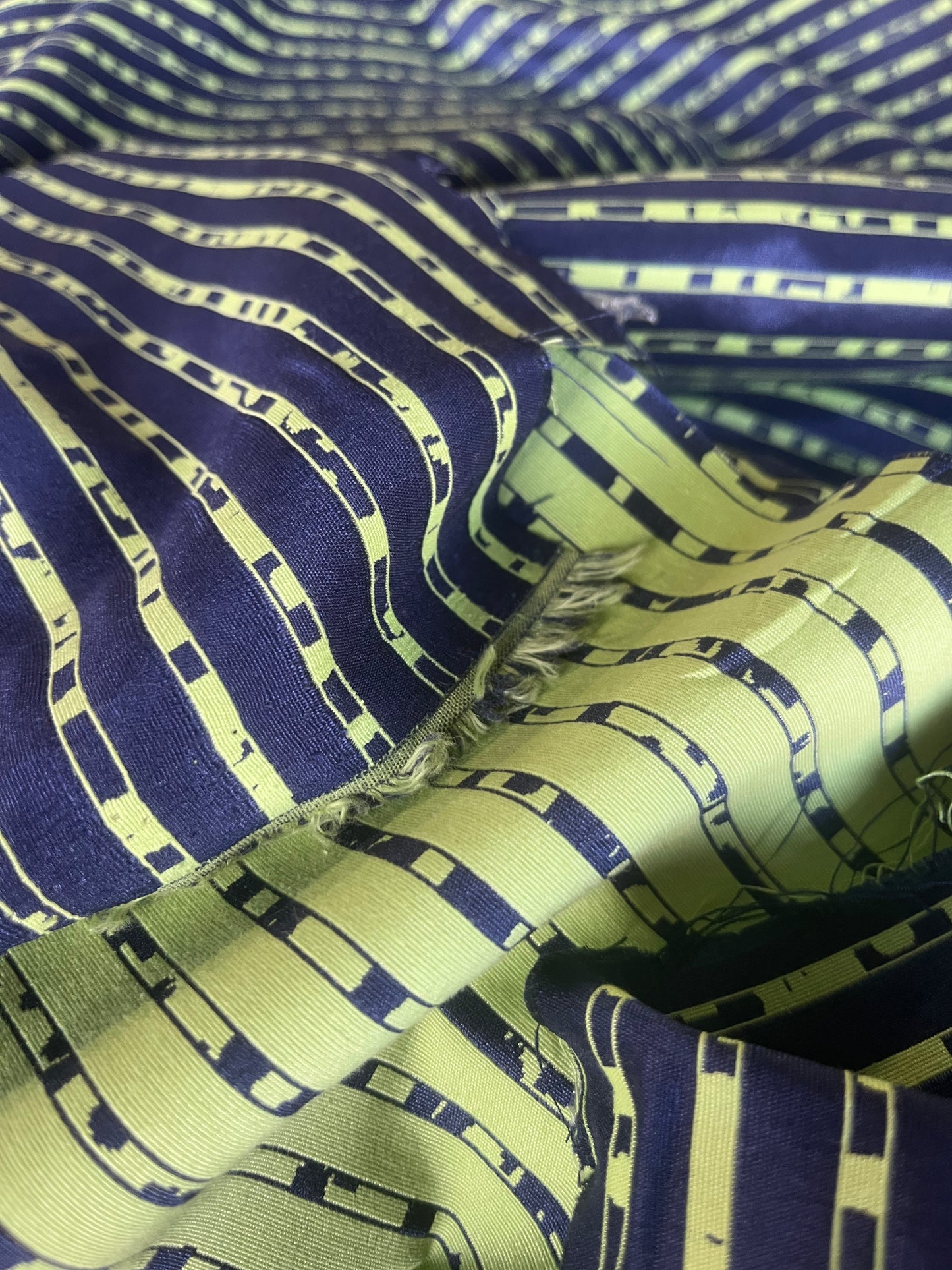 In The Garden 14 stretch jacquard navy/lemon