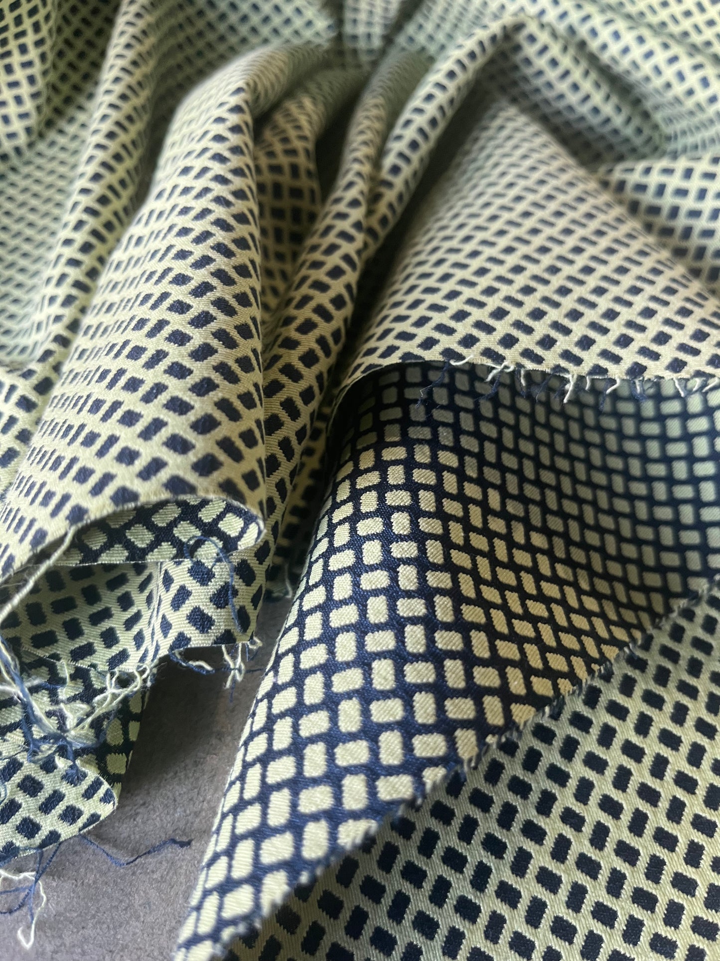 In The Garden 15 stretch jacquard navy/lemon small design