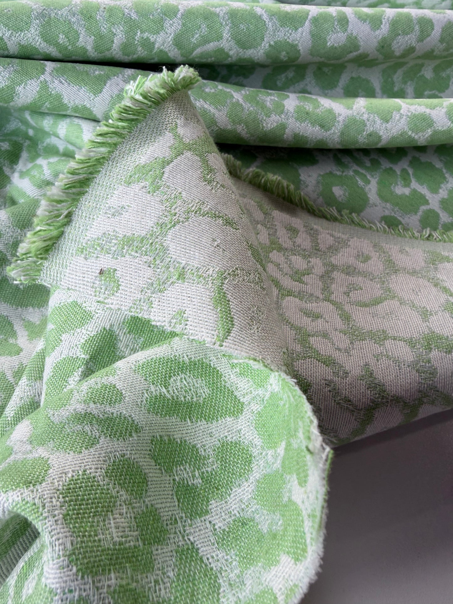 TOTO 008 cotton jacquard animalier green