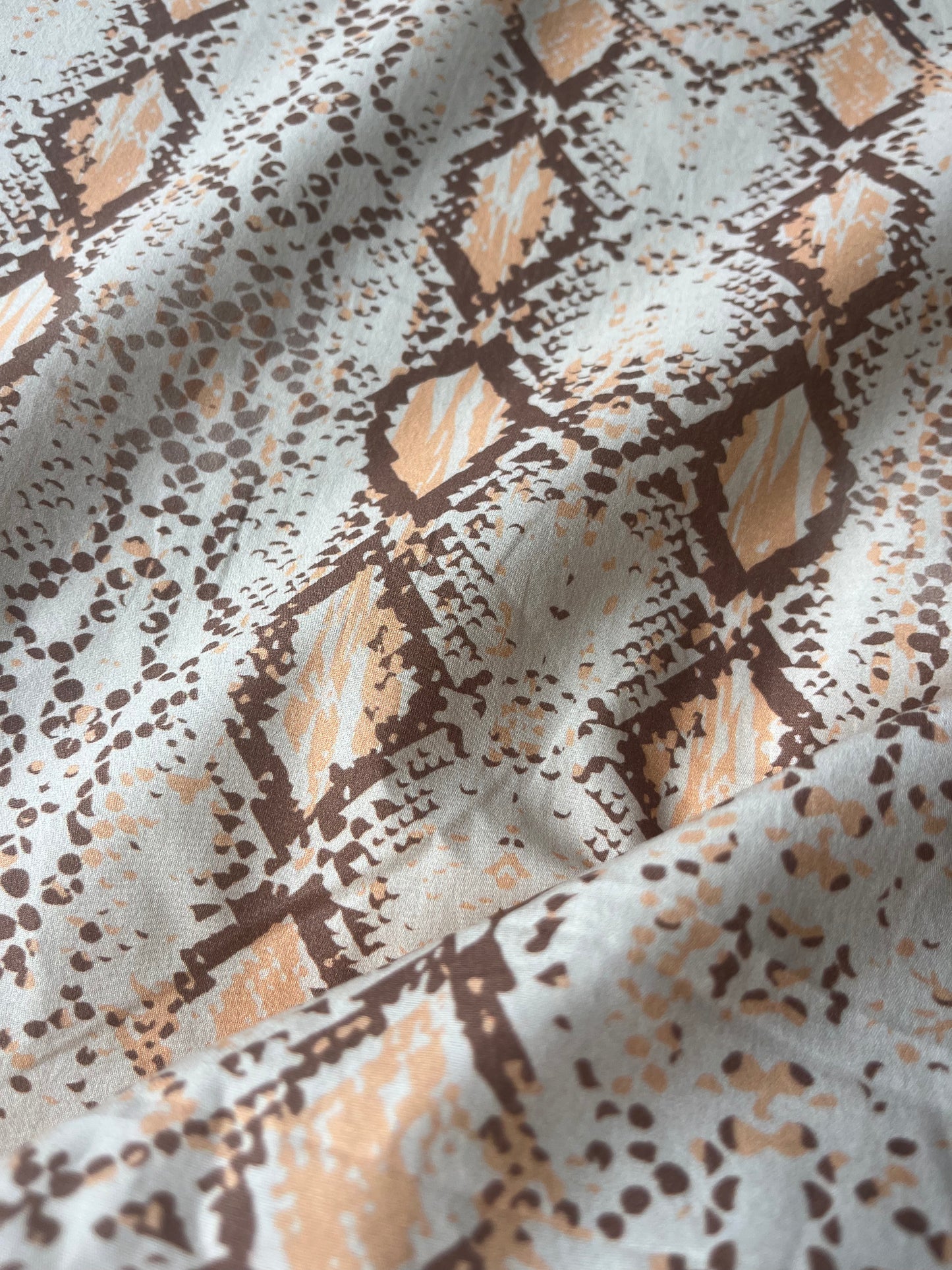 ATILLA 038 silky poplin snake digital