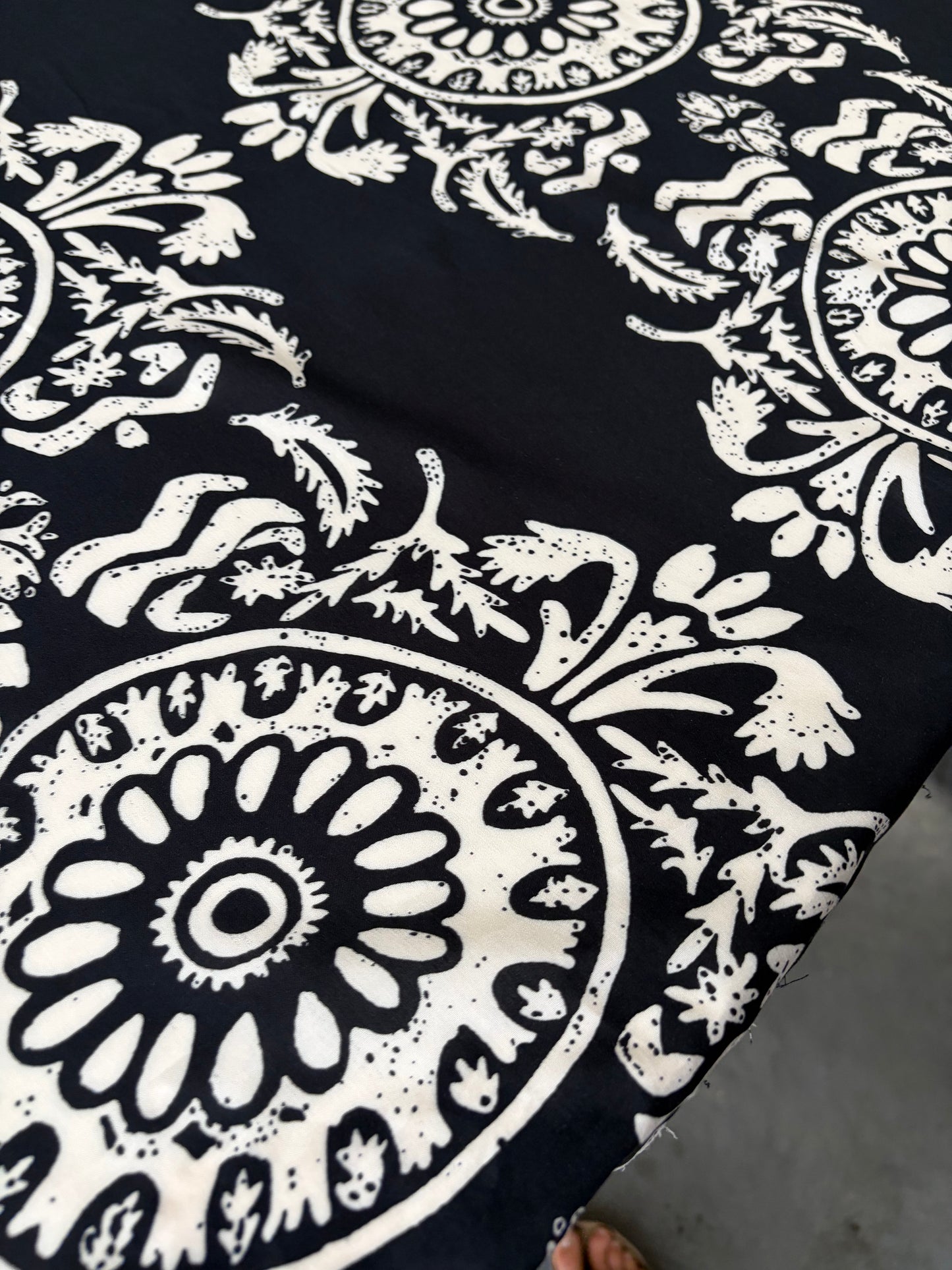 PAZZO 009 viscose black/white print