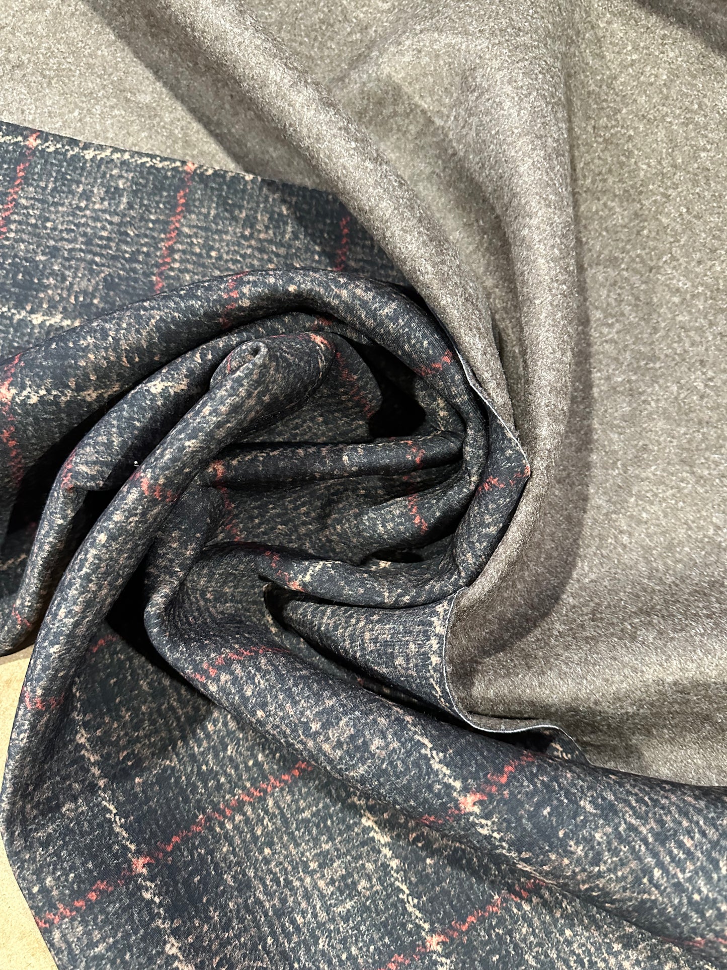 Flip side 410 autumn check design double face brown