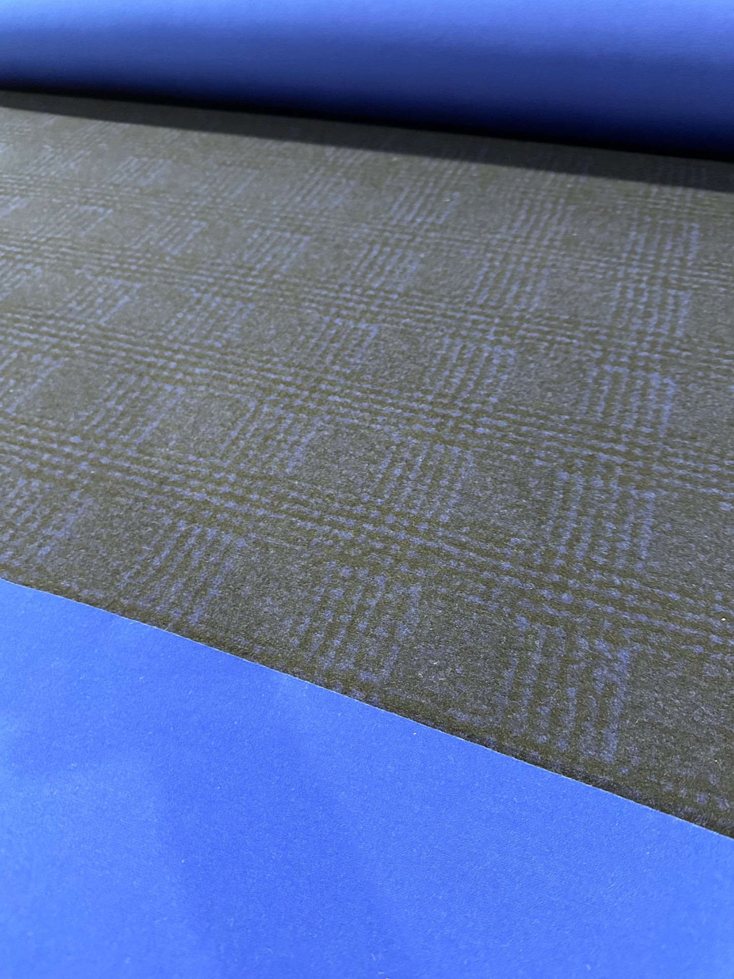 Flip side 470 bleu, black fine check double face royal blue