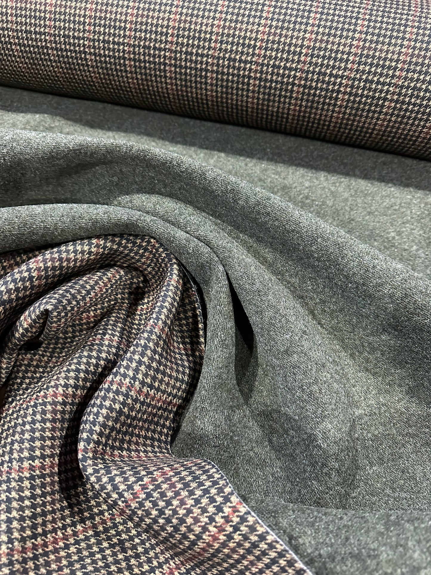 Flip Side 475 wool pied de poule brown camel double face moss green