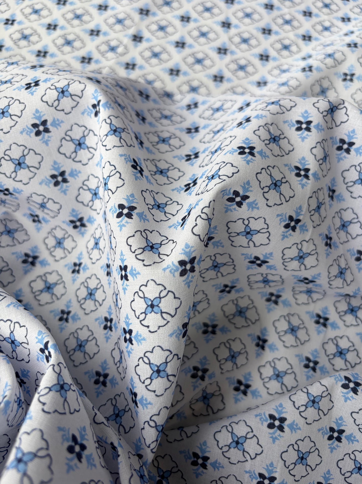 PAZZO 019 cotton voile multi blue clover print