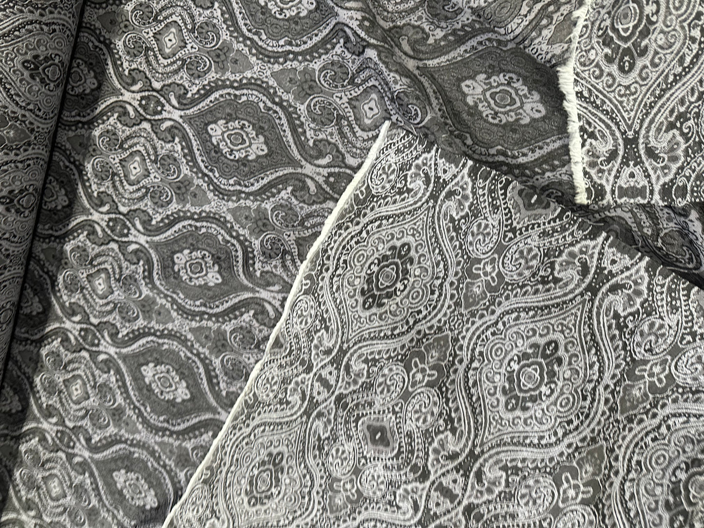 Jacques 125 jacquard wallpaper grey/black
