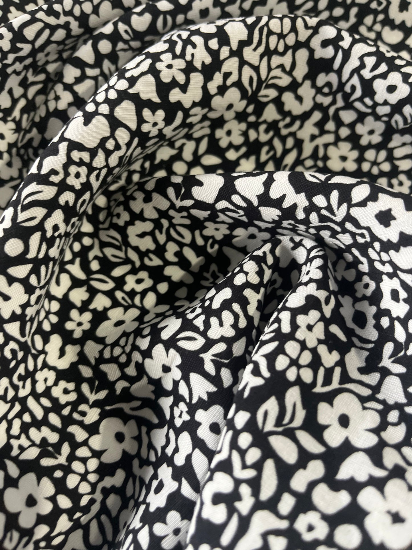 BACCHUS 009 slub viscose linen ditsy flowers
