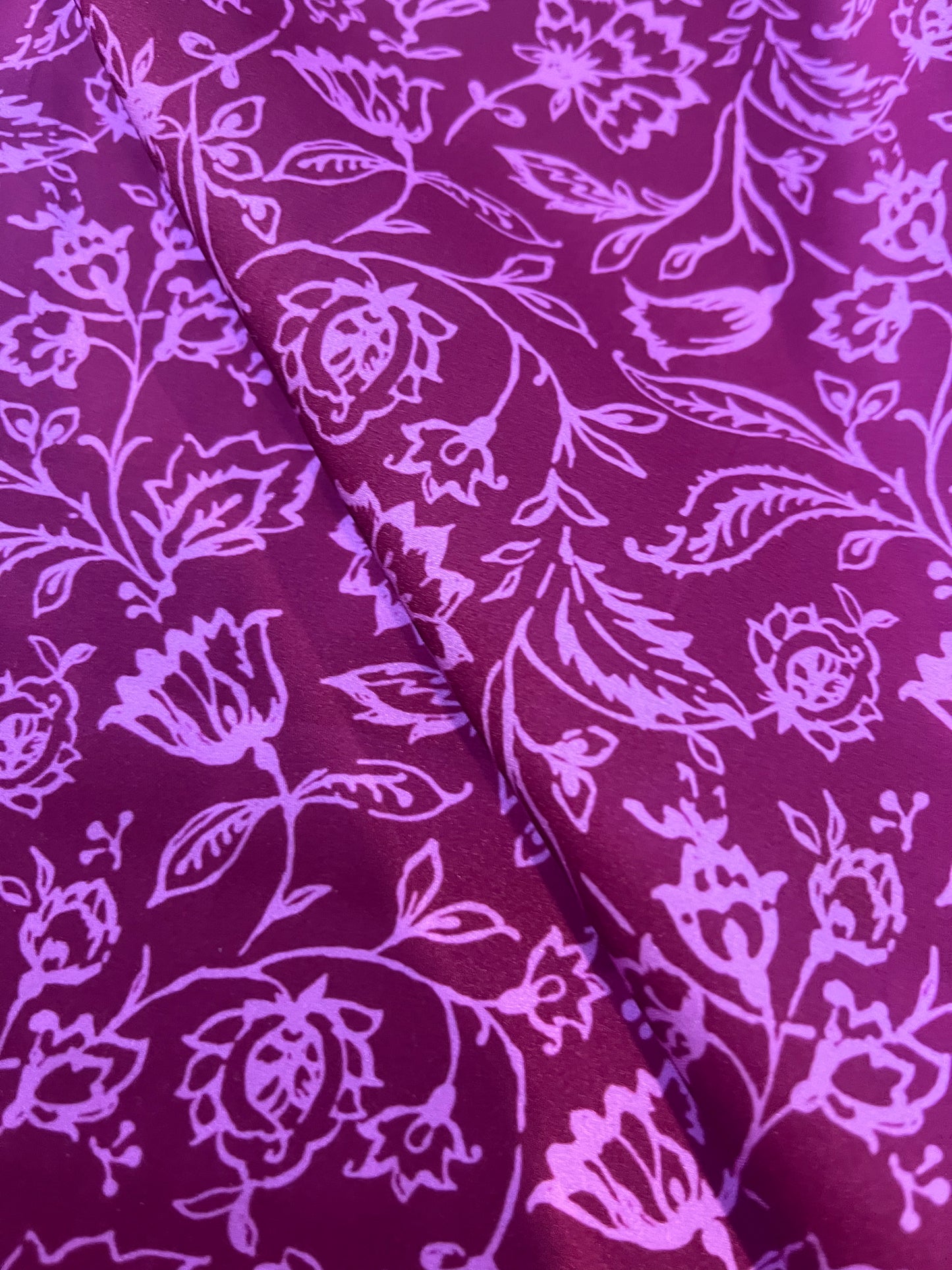 BACCHUS 014 silky satin jacobean flowers