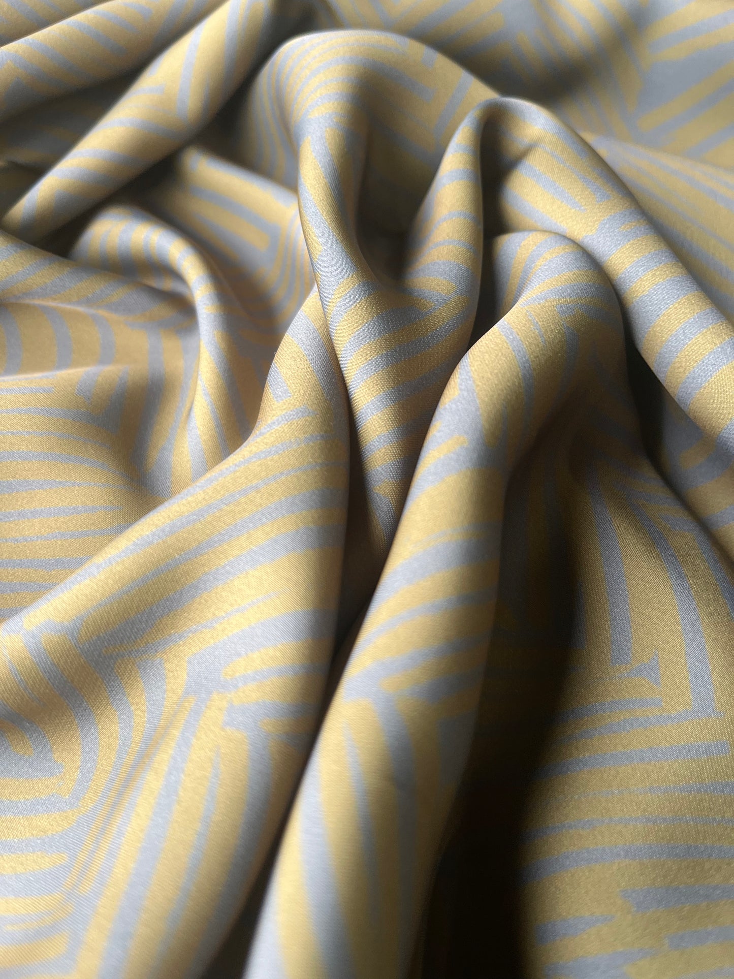 BACCHUS 022 silky satin watercolour herringbone