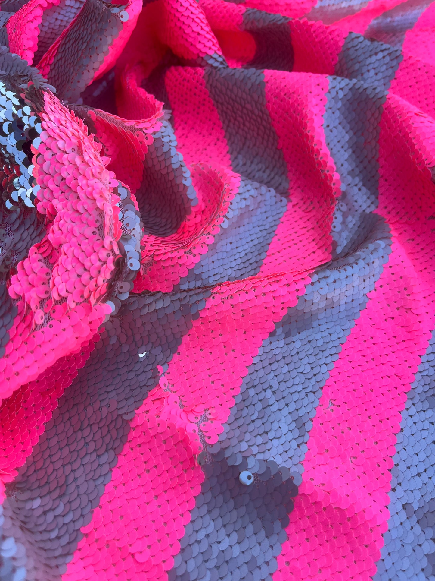 NENA 014 mesh sequins pink fluo stripes