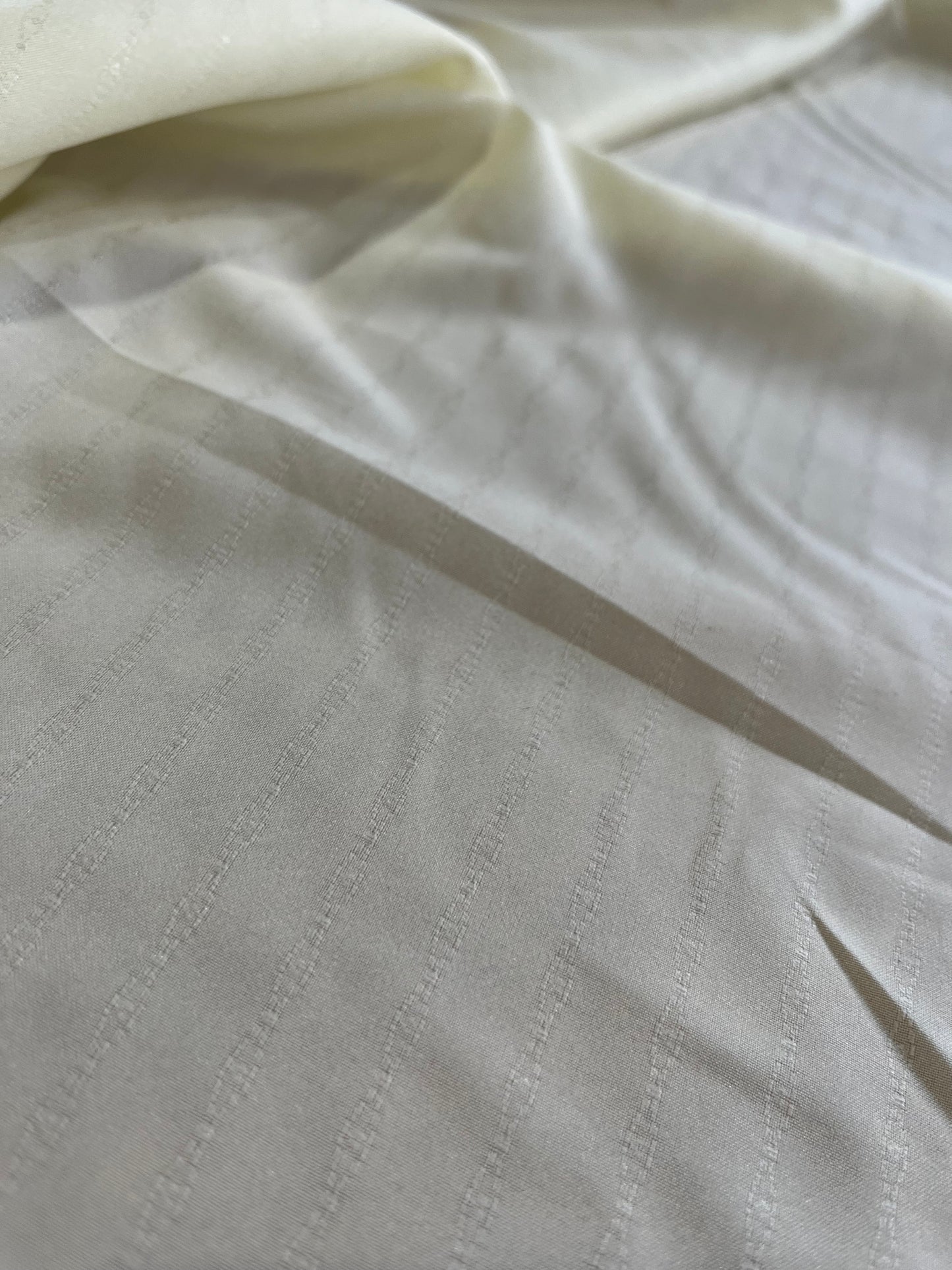 E02 Fantasy blouse fabric ivory