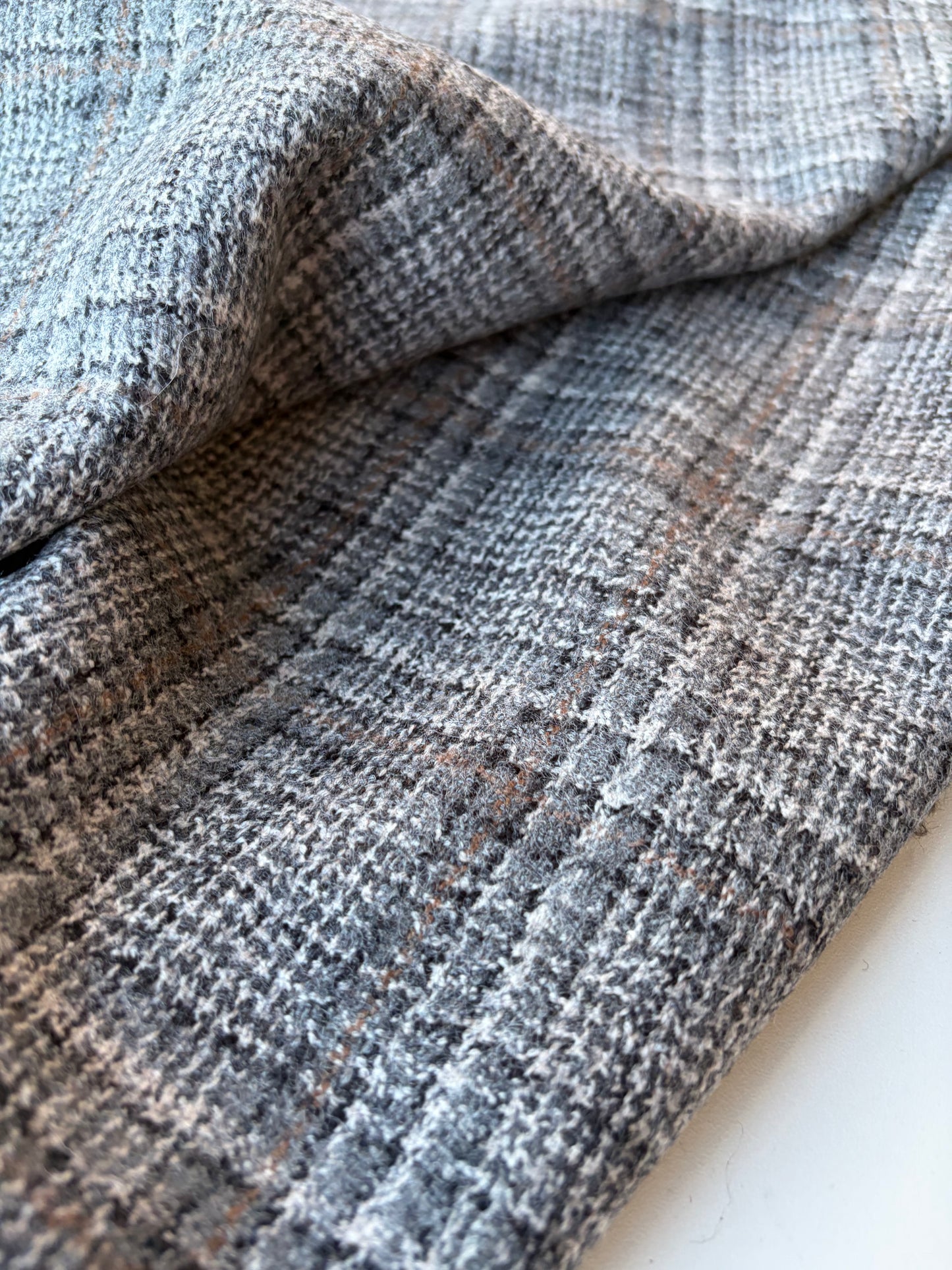 GAIL 010 classical checkered shetland wool