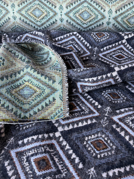 CELIA 052 heavy wool jacaquard