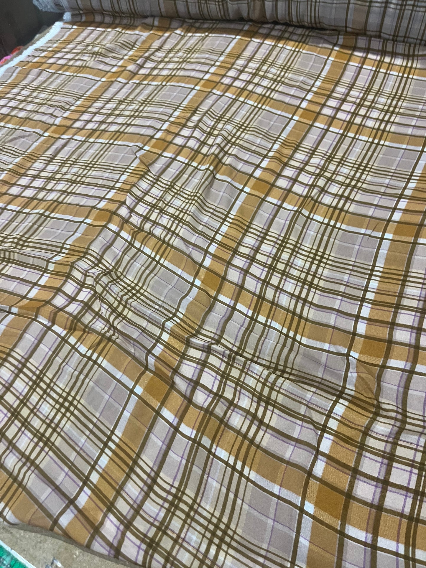 B02 CLUB 260 viscose crêpe checks