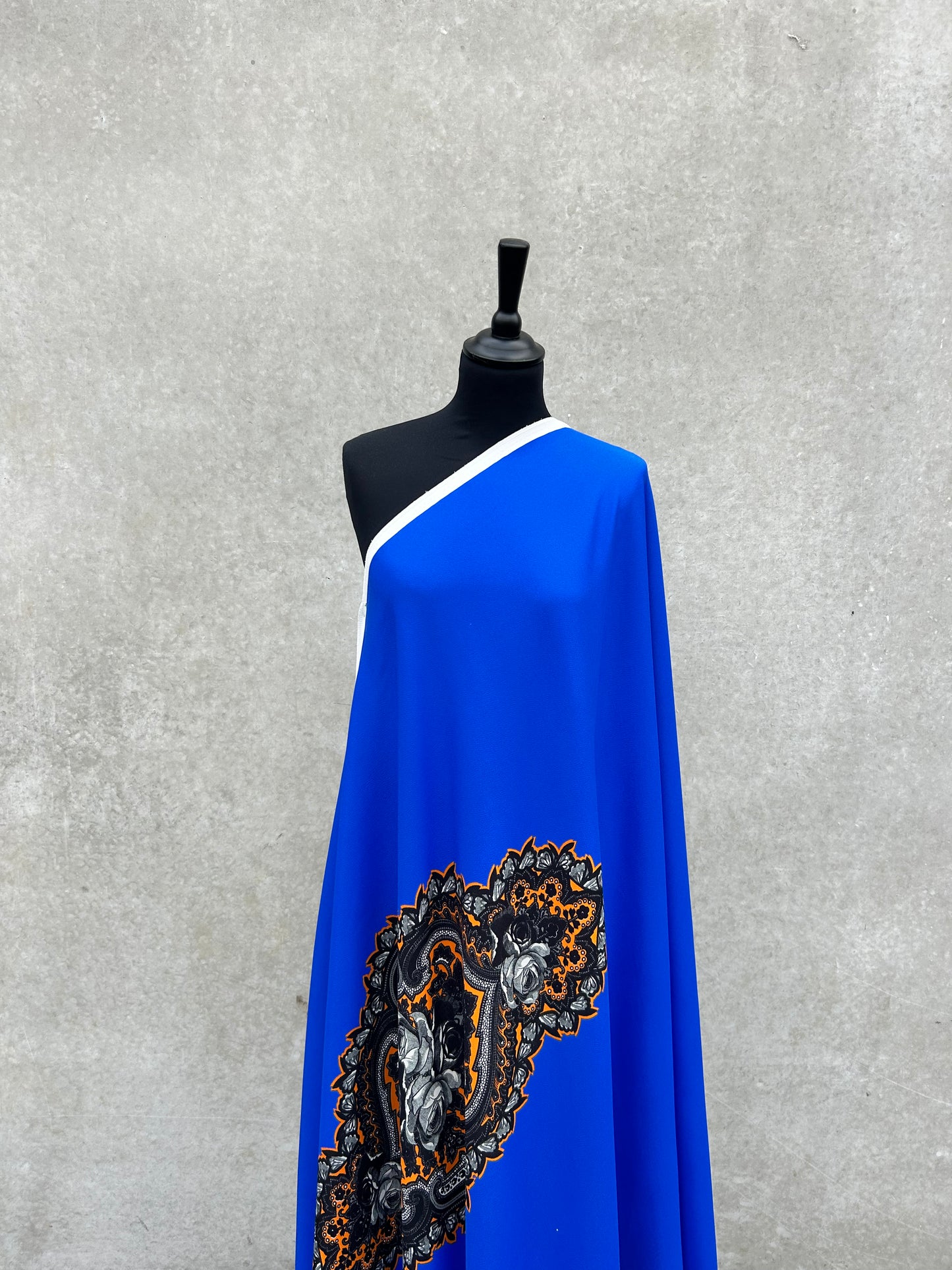 STELLA 005 crêpe envers satin medaillion print