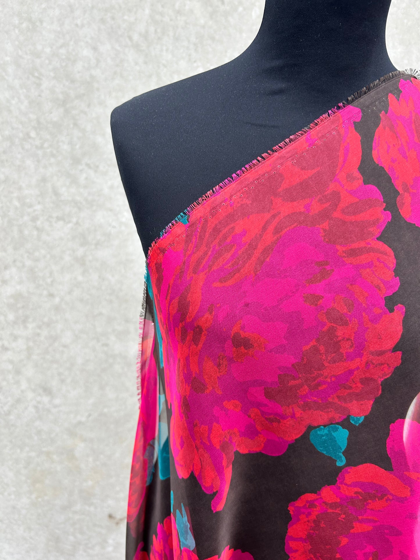 STELLA 007 chiffon bold flower print