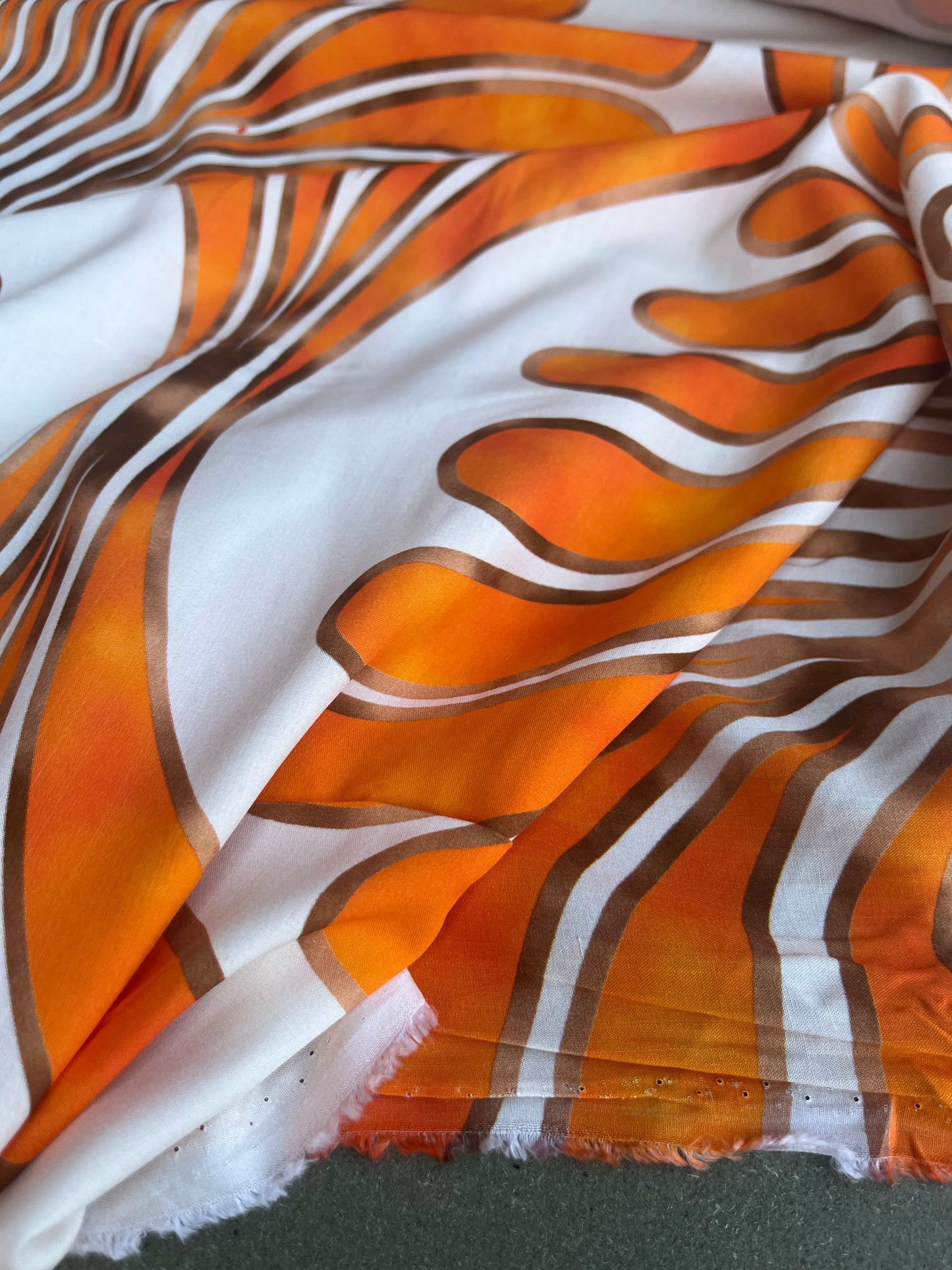 SPLASH 007 viscose with orange splash print