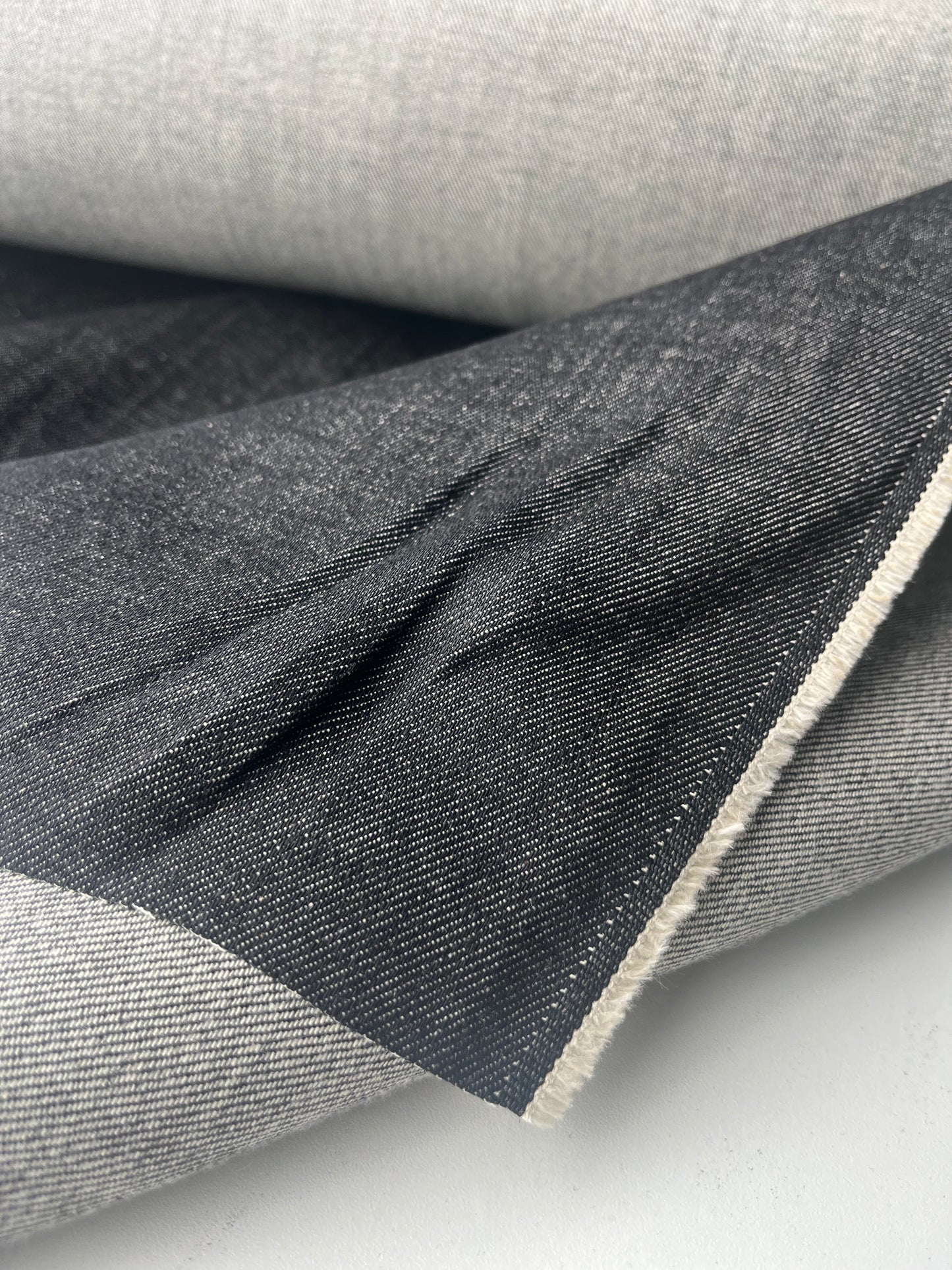 JACOB 2015 raw black denim, no stretch