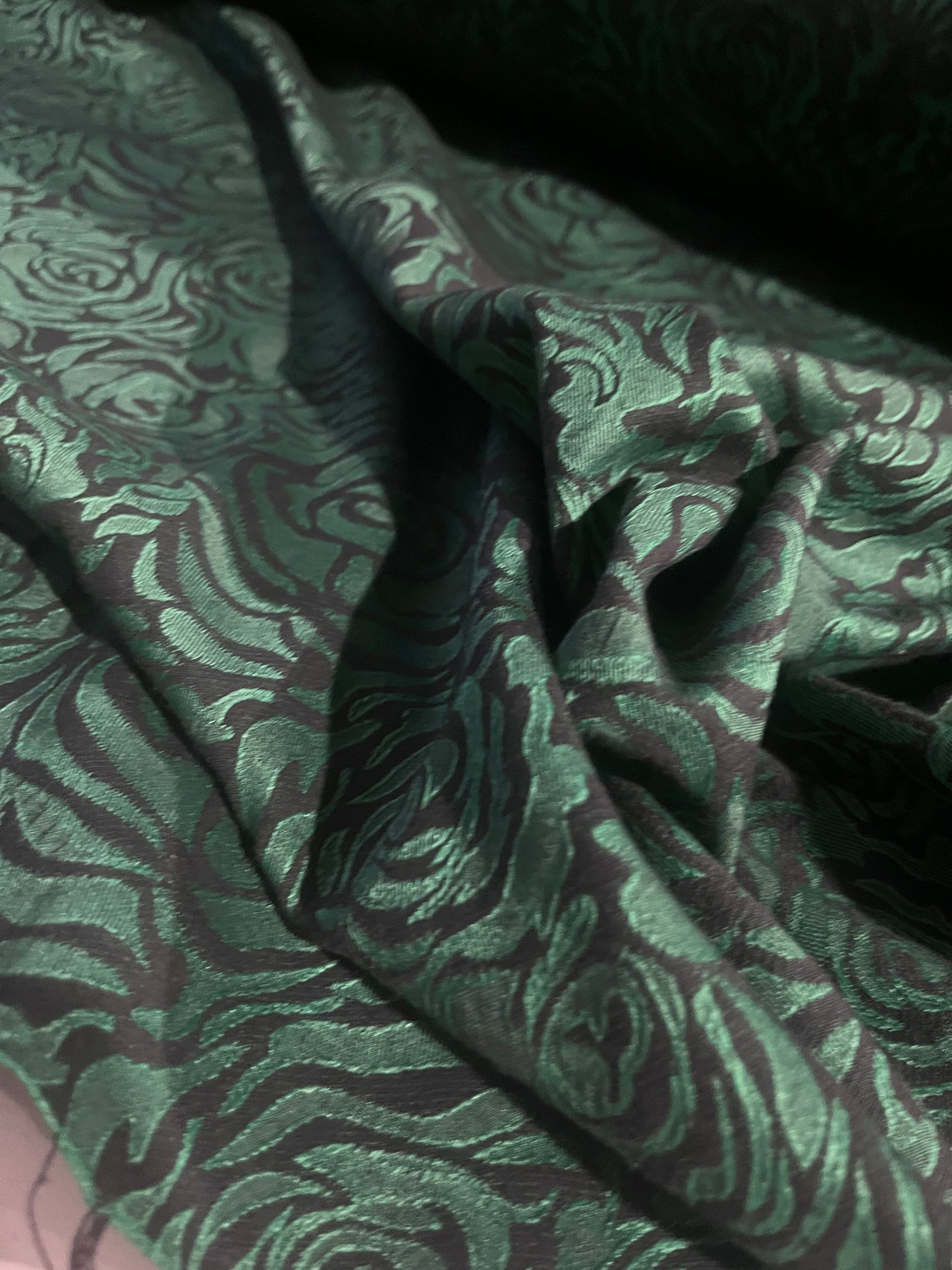 GASPARD 002 cotton stretch jacquard green roses