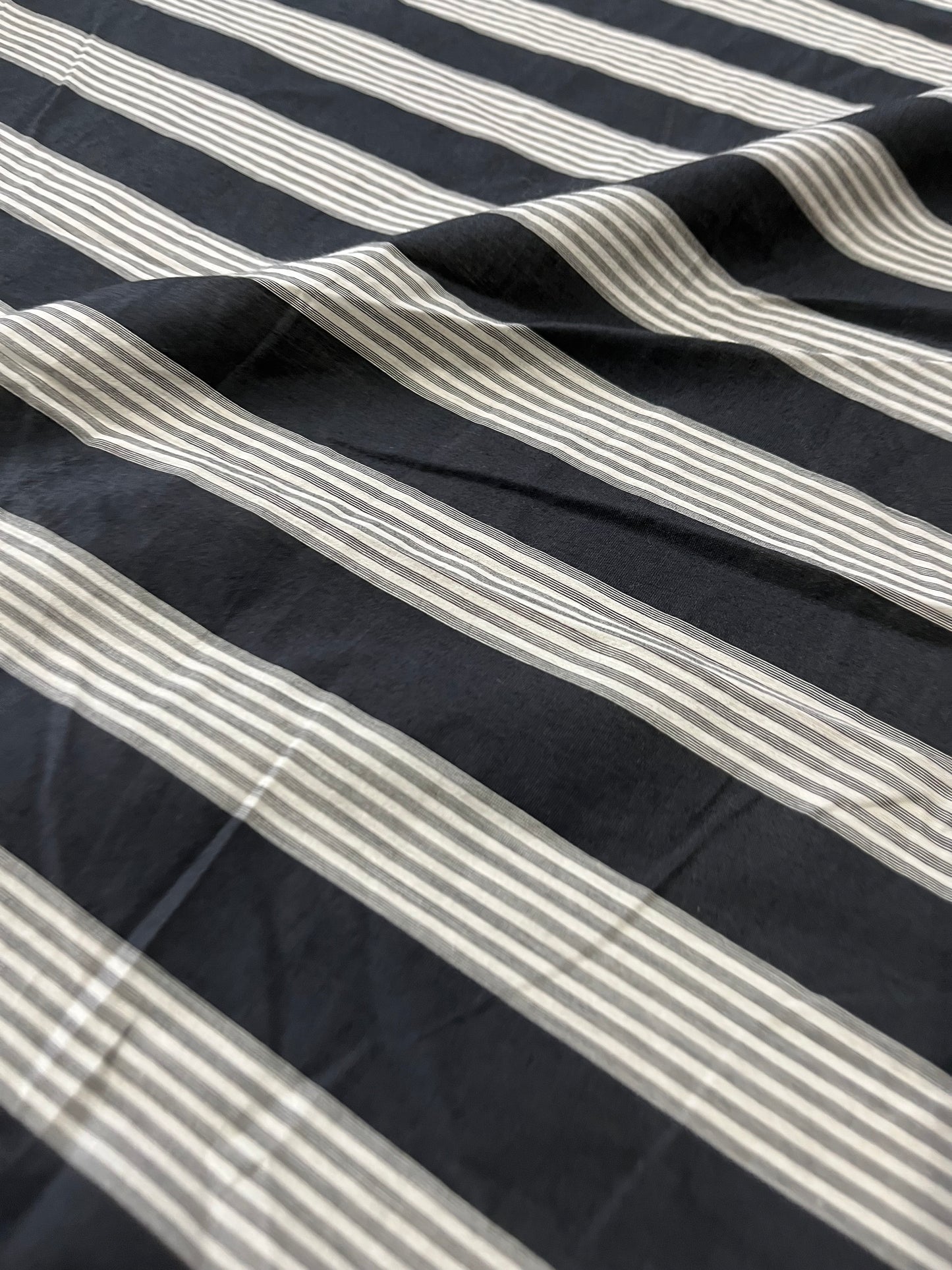 H01 Indy 023 woven voile stripes black