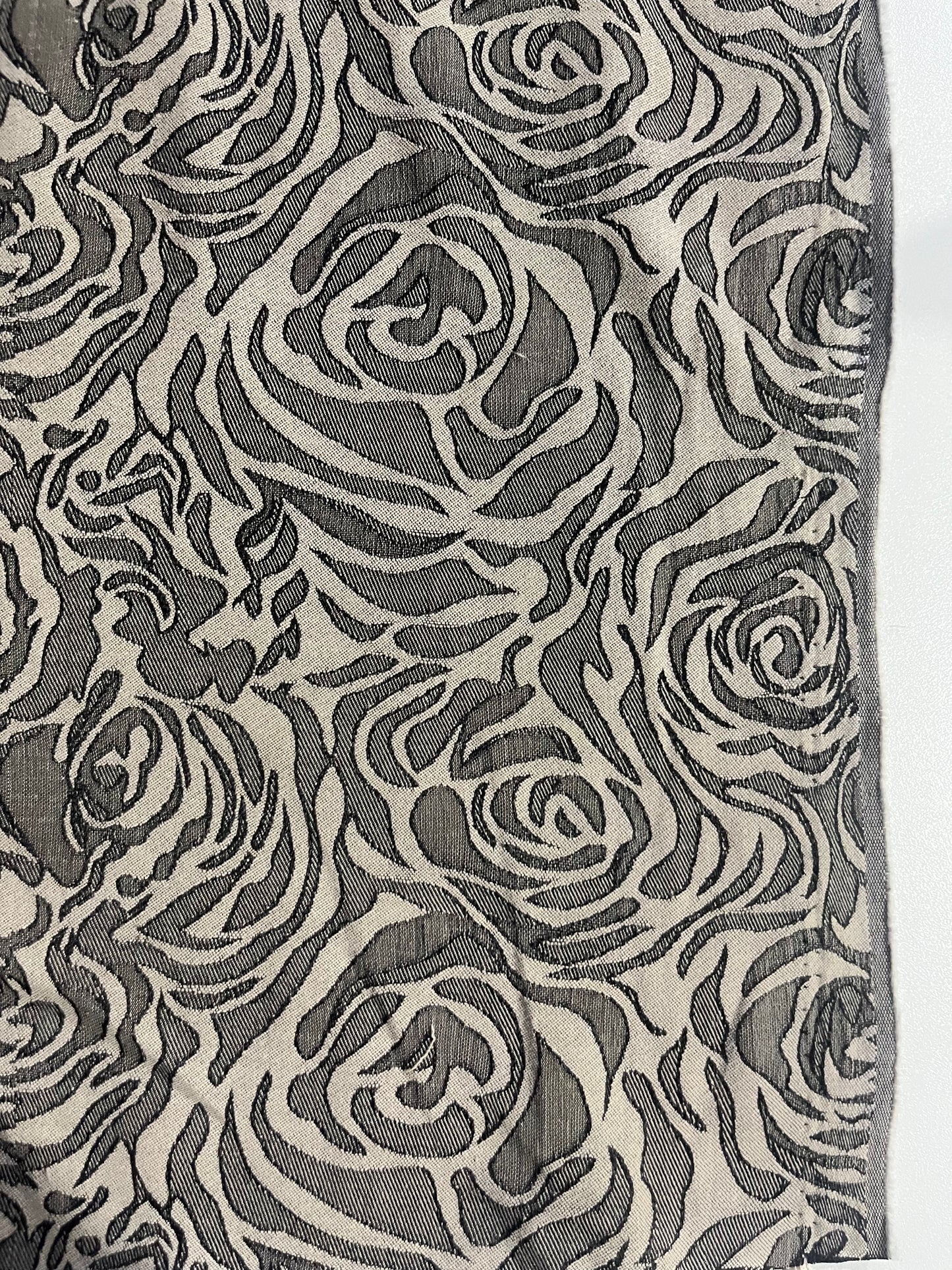 GASPARD 008 cotton stretch beige/black roses
