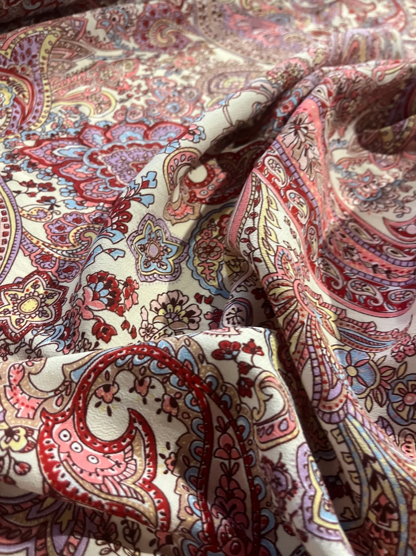 GASPARD 010 viscose crêpe cashemere design