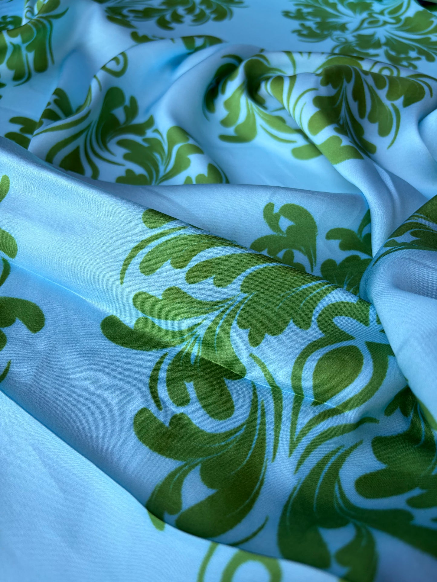 MARGE 013 viscose satin green/light blue leaves