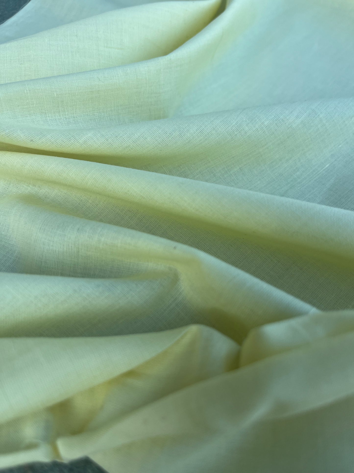 FLORA 007 Cotton voile soft yellow