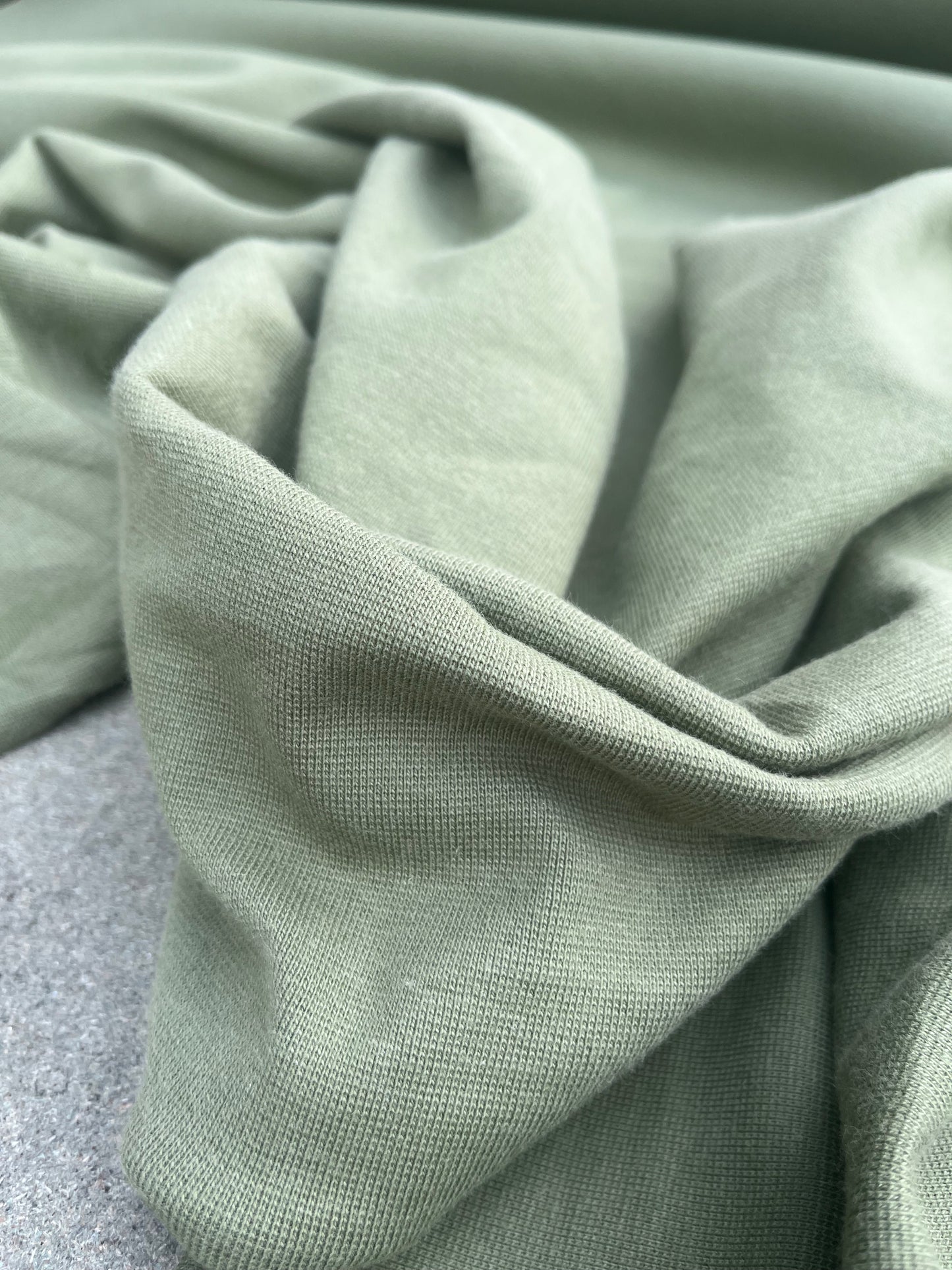 BILLY 001 heavy cotton jerseyavocado